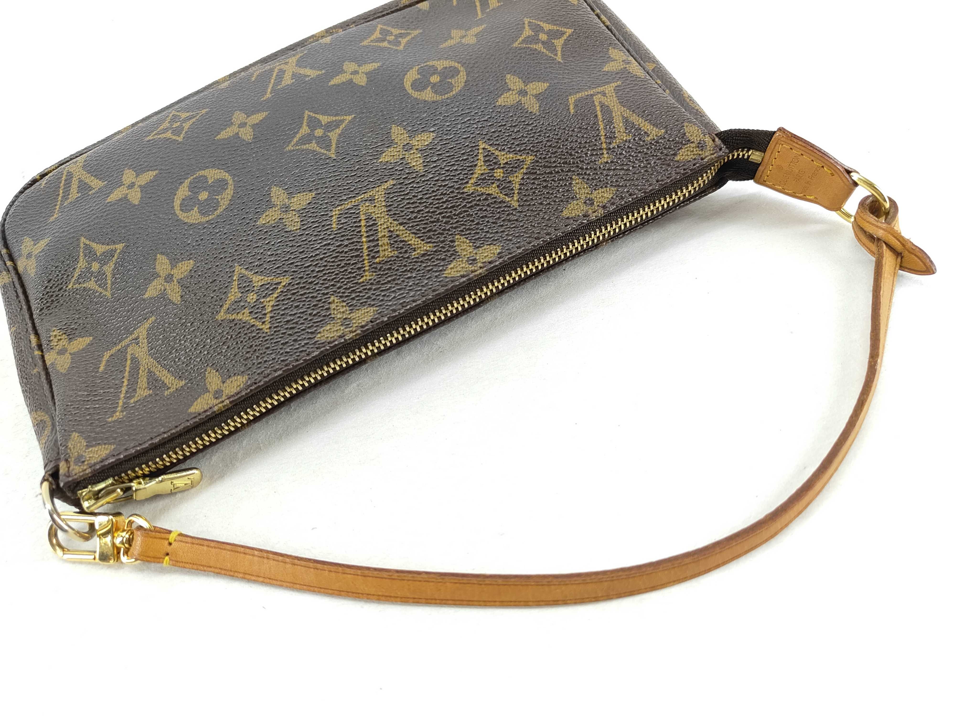 Monogram LV Pochette Accessoires M51980 Pouch — view 4