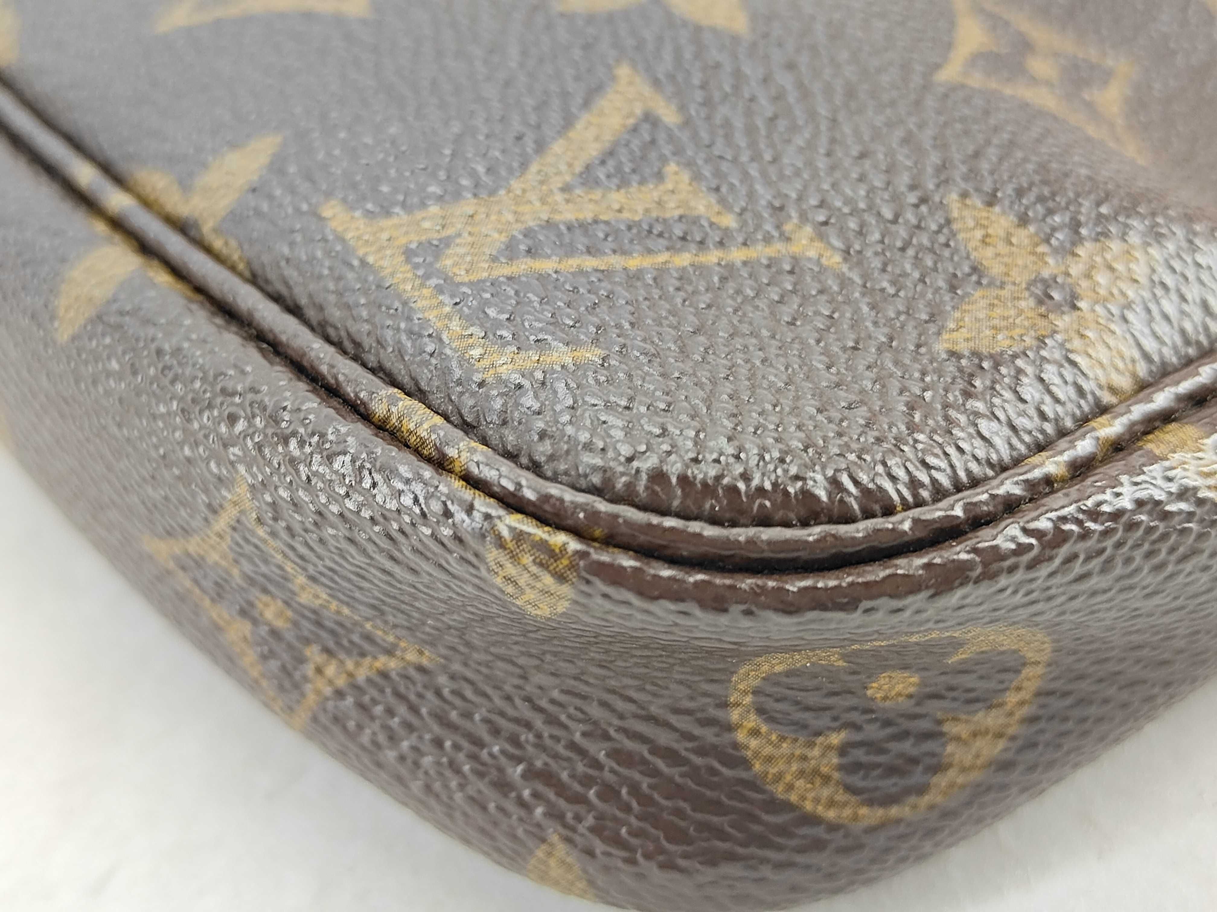 Monogram LV Pochette Accessoires M51980 Pouch — view 9