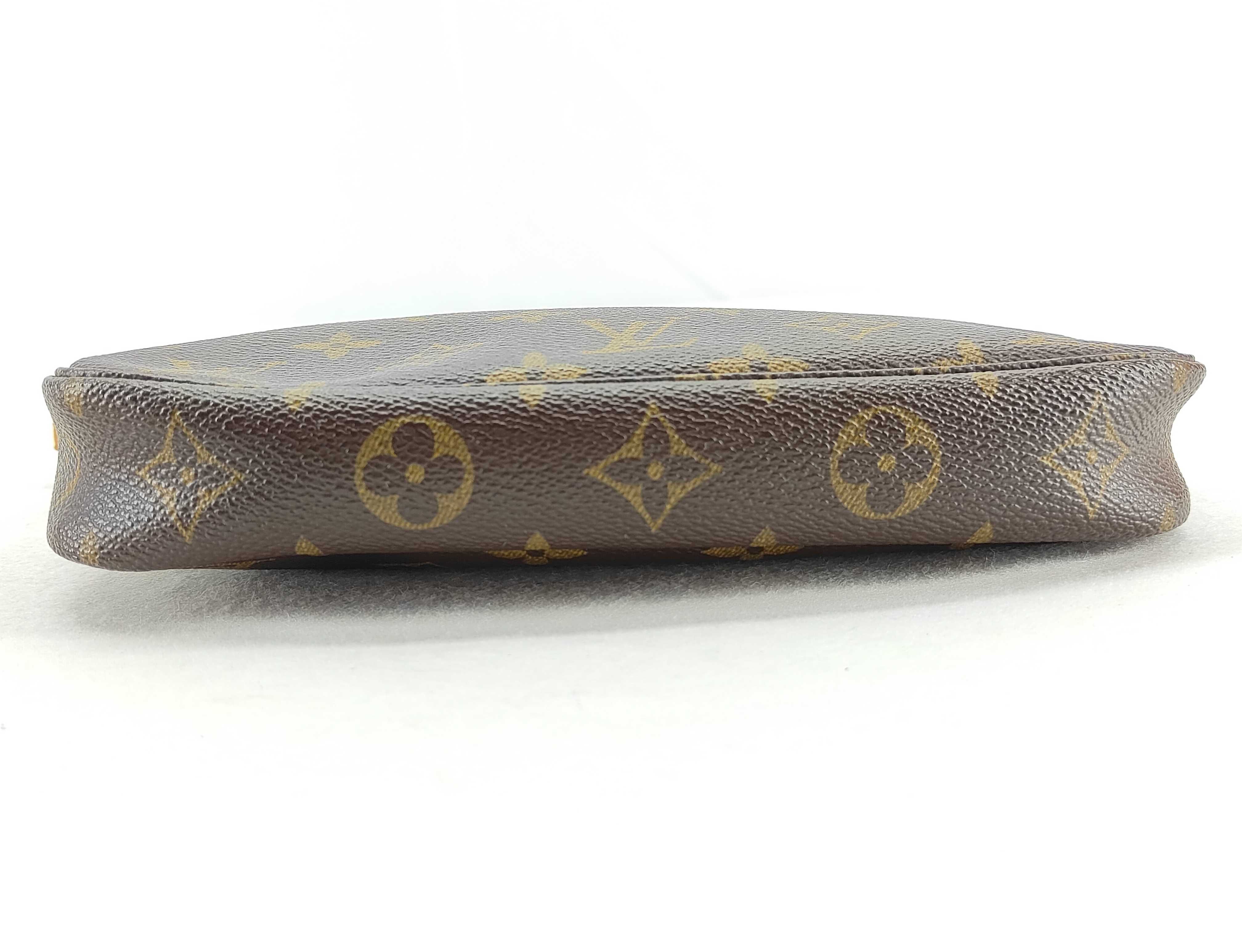 Monogram LV Pochette Accessoires M51980 Pouch — view 10
