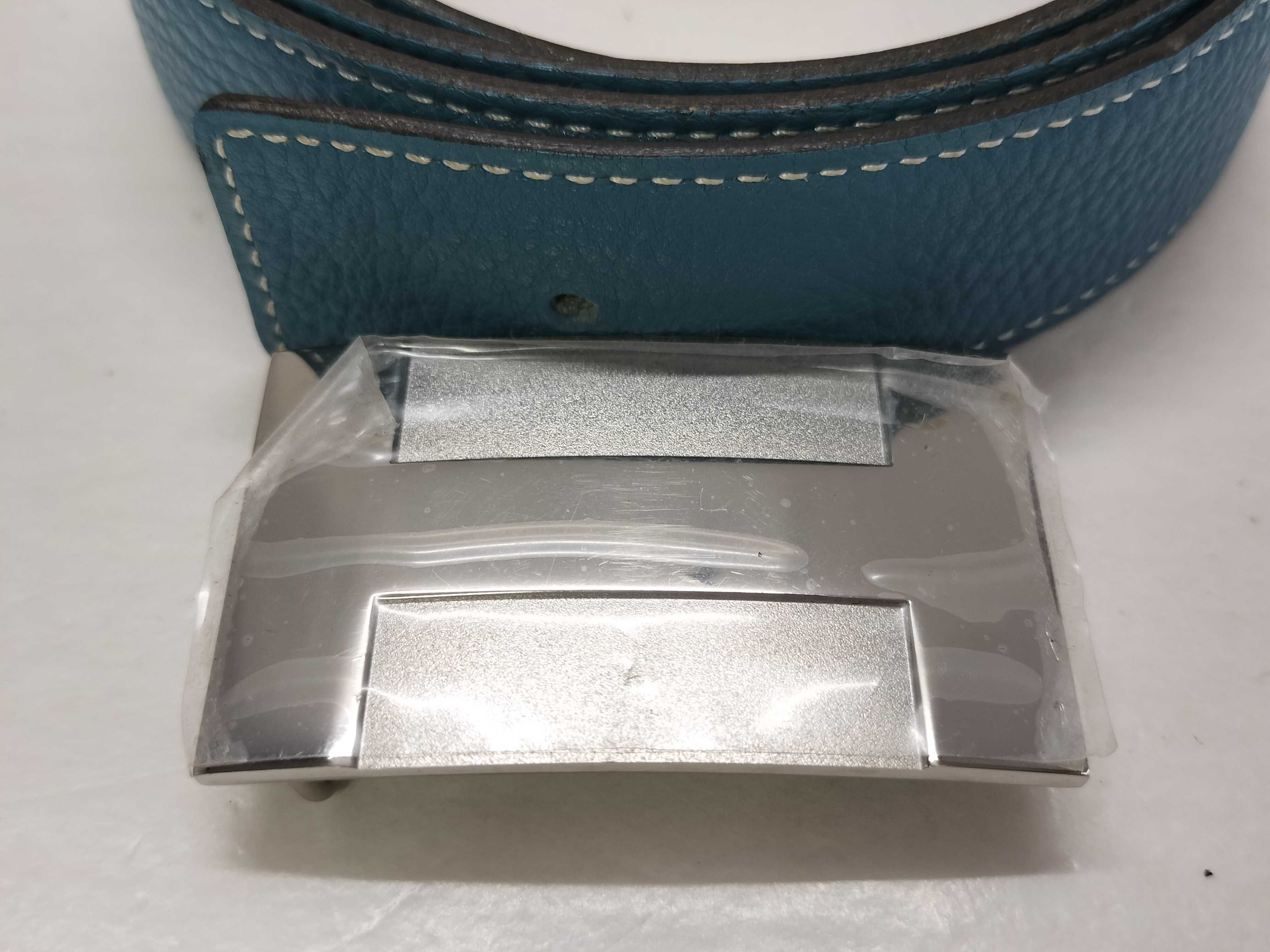 H Belt Reversible K engraved Reversible Black x Blue Togo Blue Belt — view 2