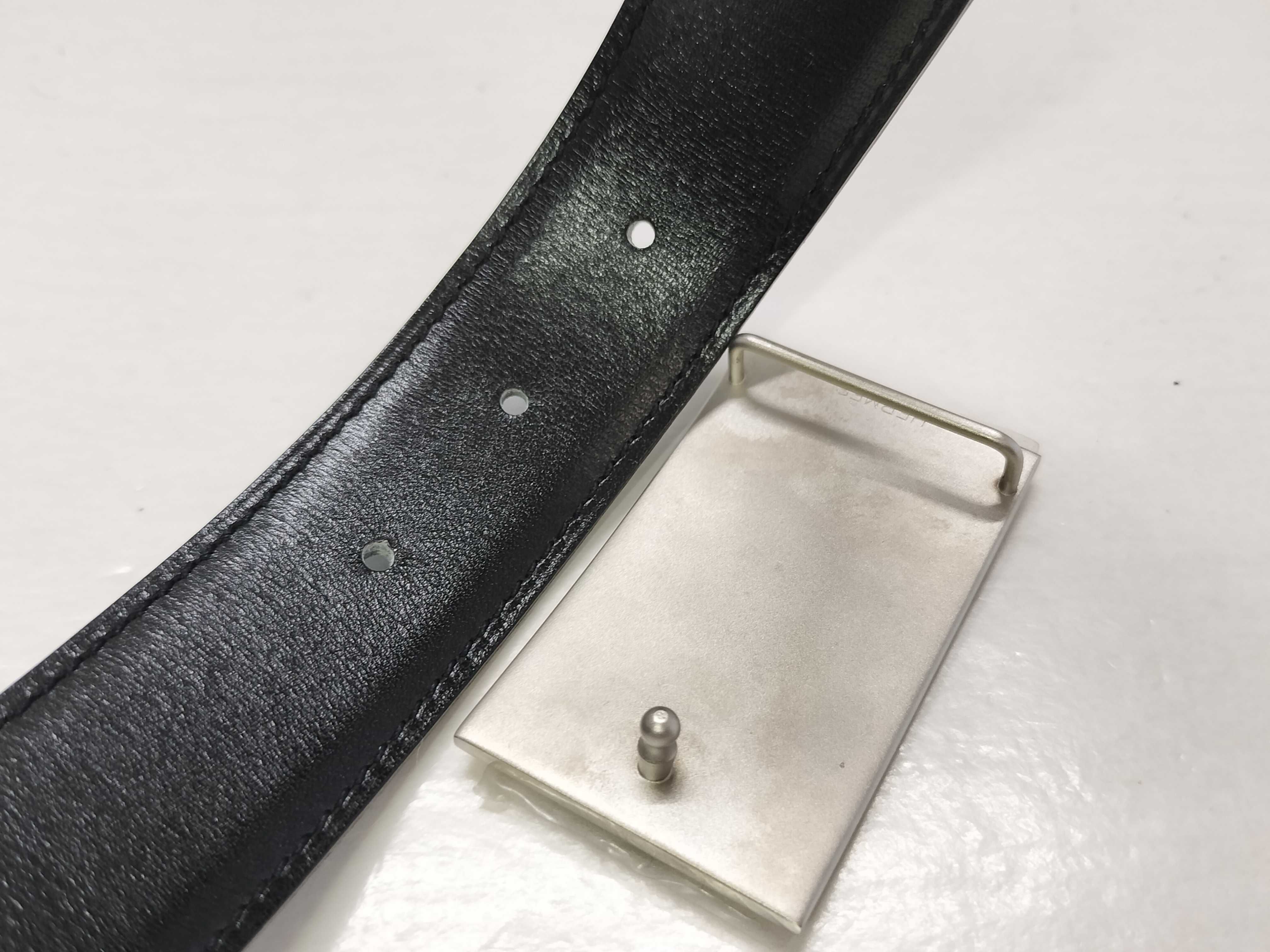 H Belt Reversible K engraved Reversible Black x Blue Togo Blue Belt — view 4