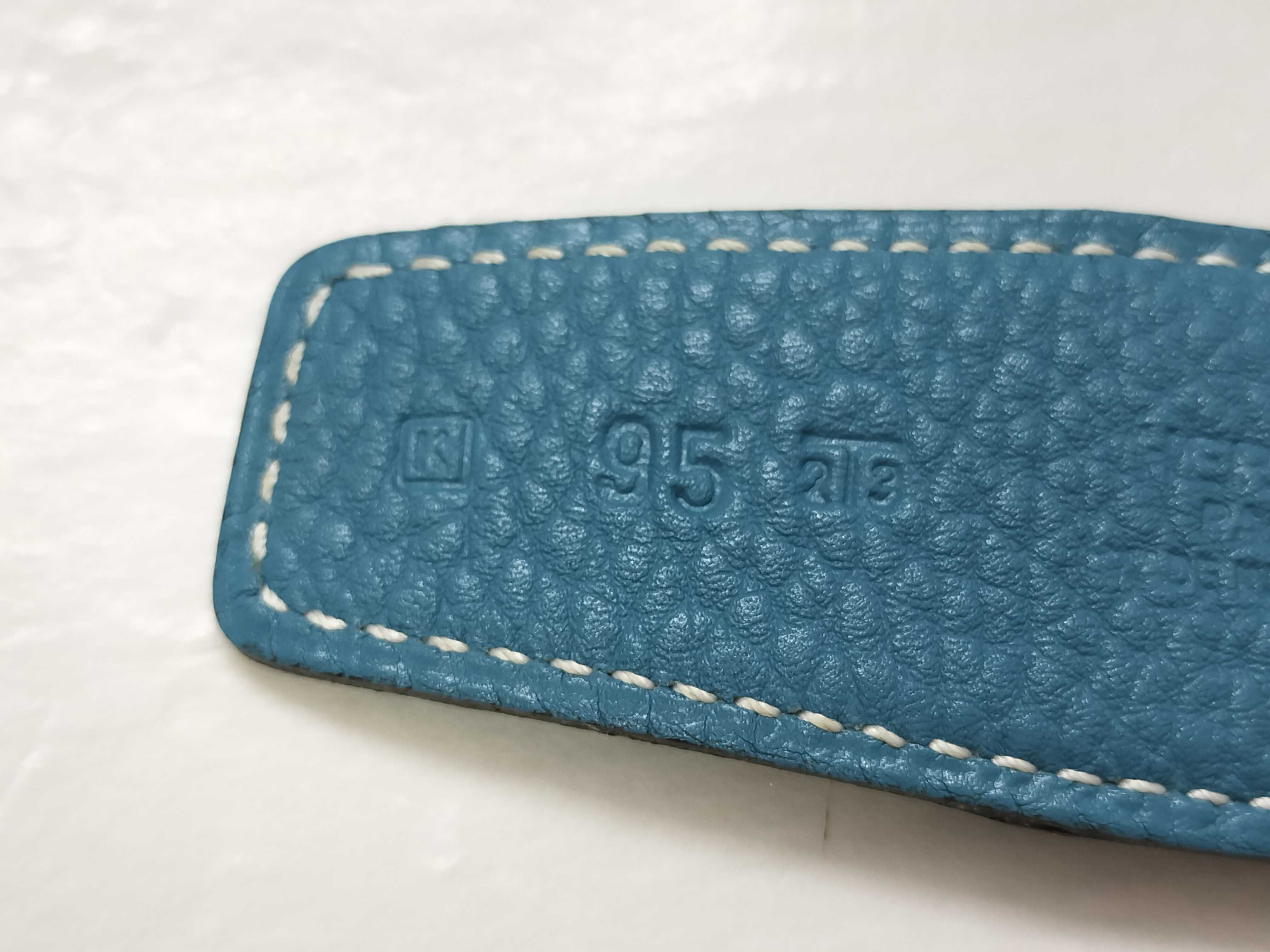 H Belt Reversible K engraved Reversible Black x Blue Togo Blue Belt — view 7