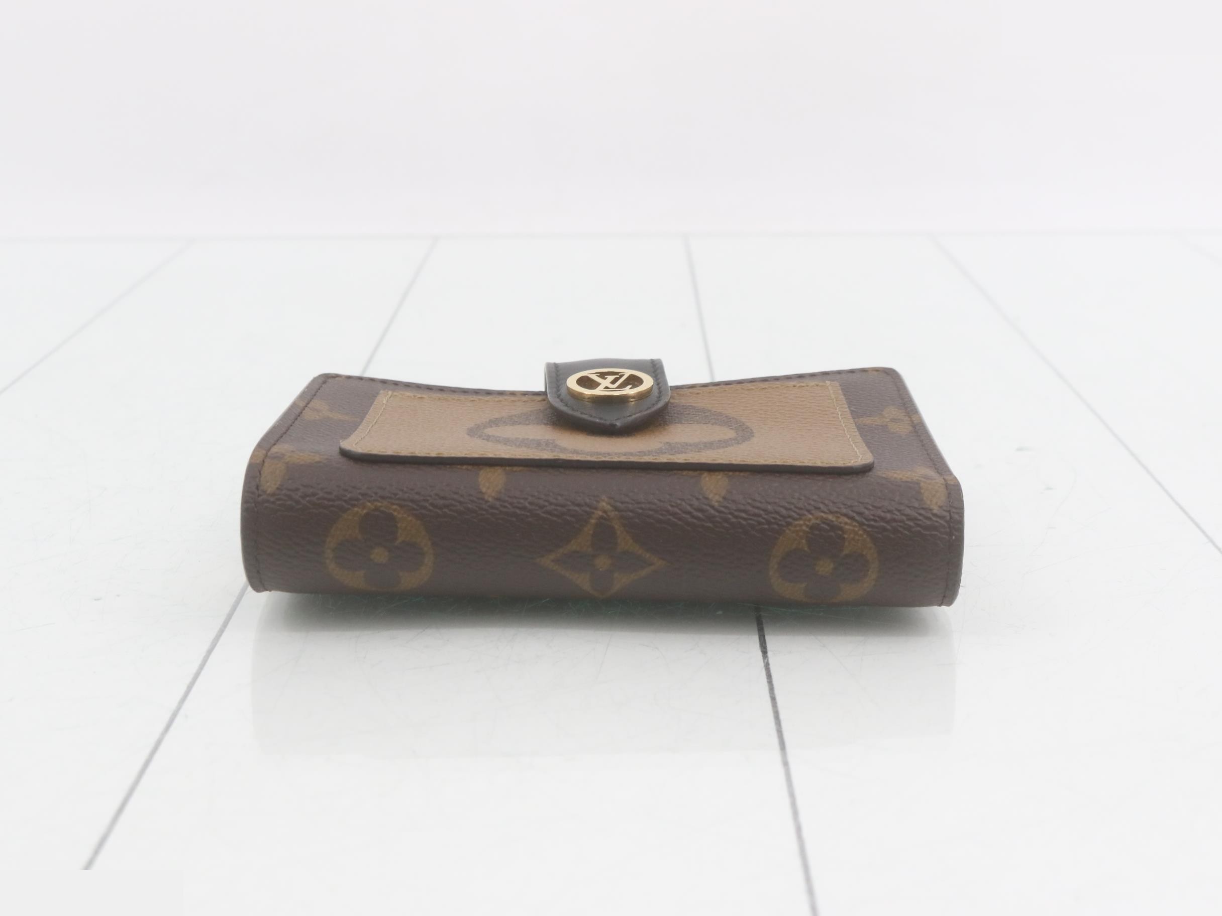 Portefeuille Juliette - Box and Dust Bag — view 3