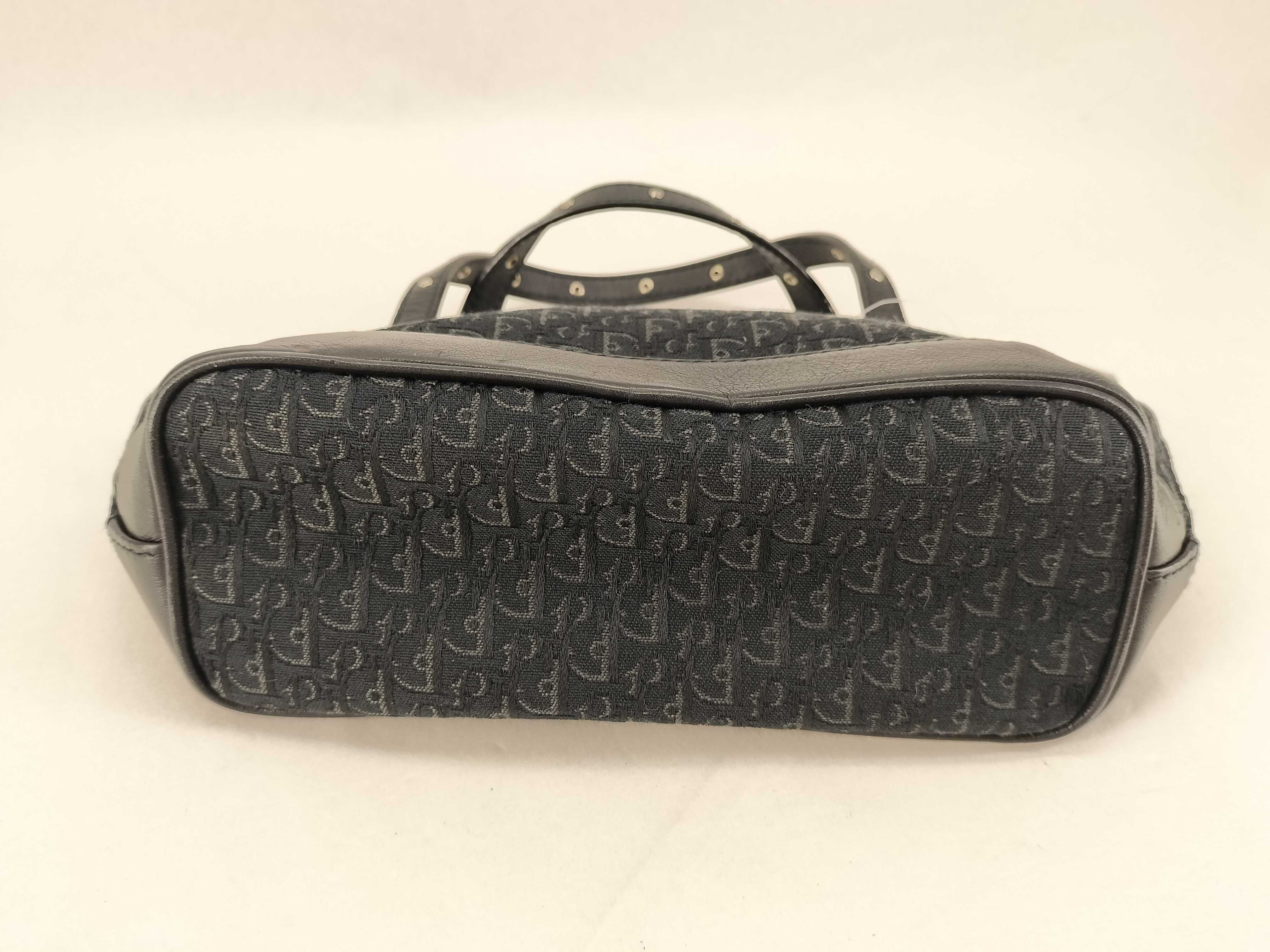 Trotter Accessory Pouch Street Chic Handbag — view 6