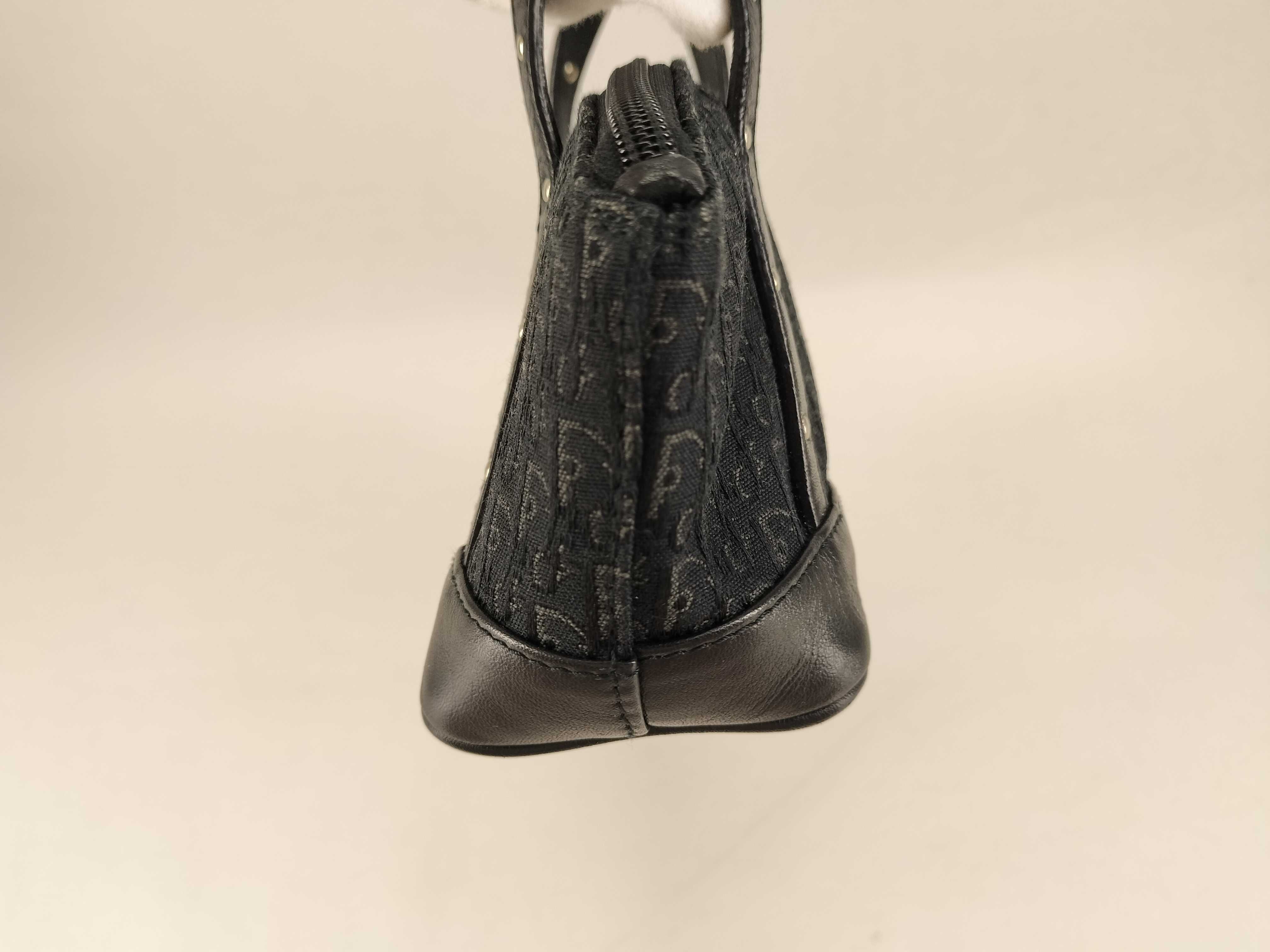 Trotter Accessory Pouch Street Chic Handbag — view 8