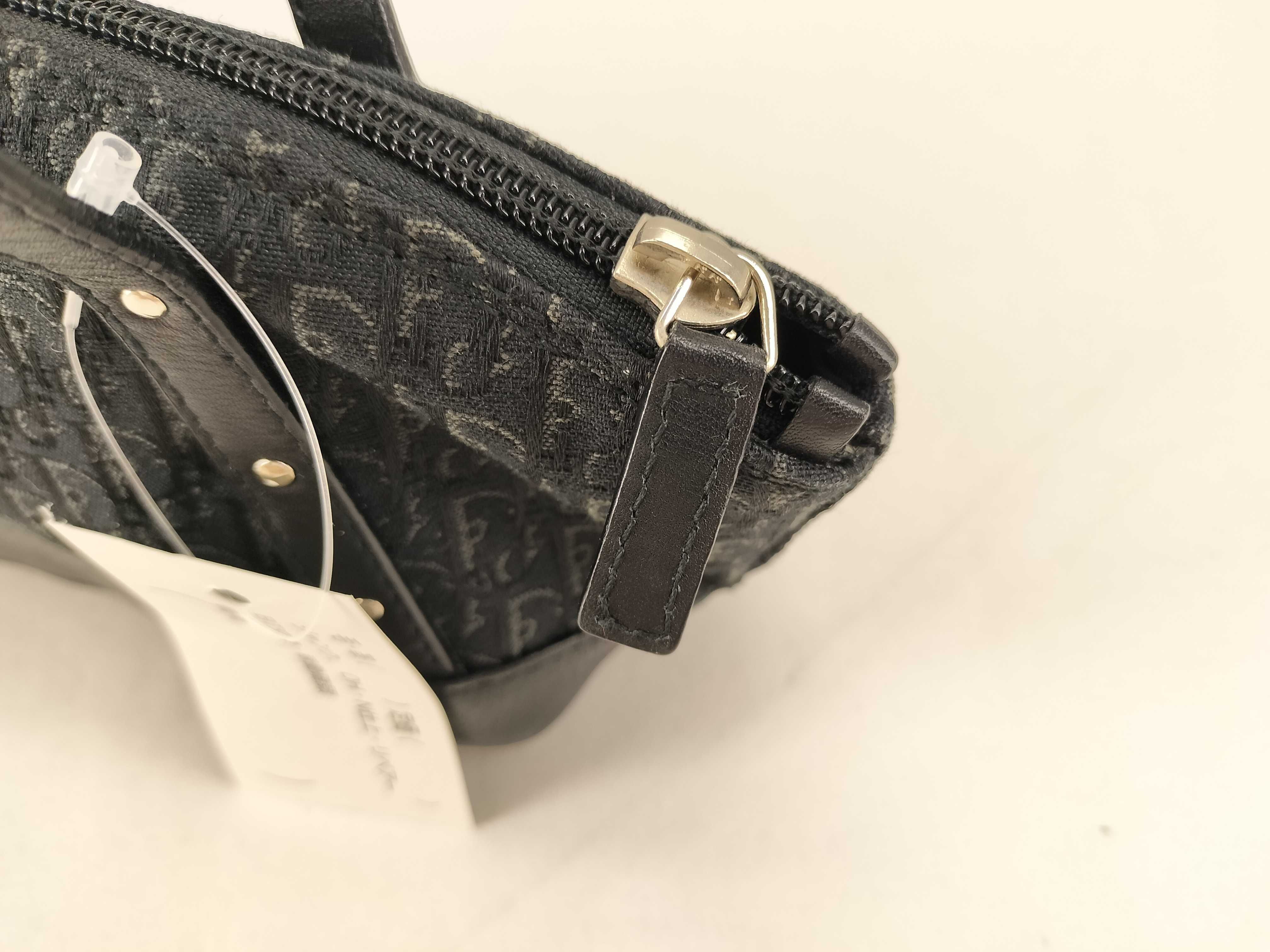 Trotter Accessory Pouch Street Chic Handbag — view 10