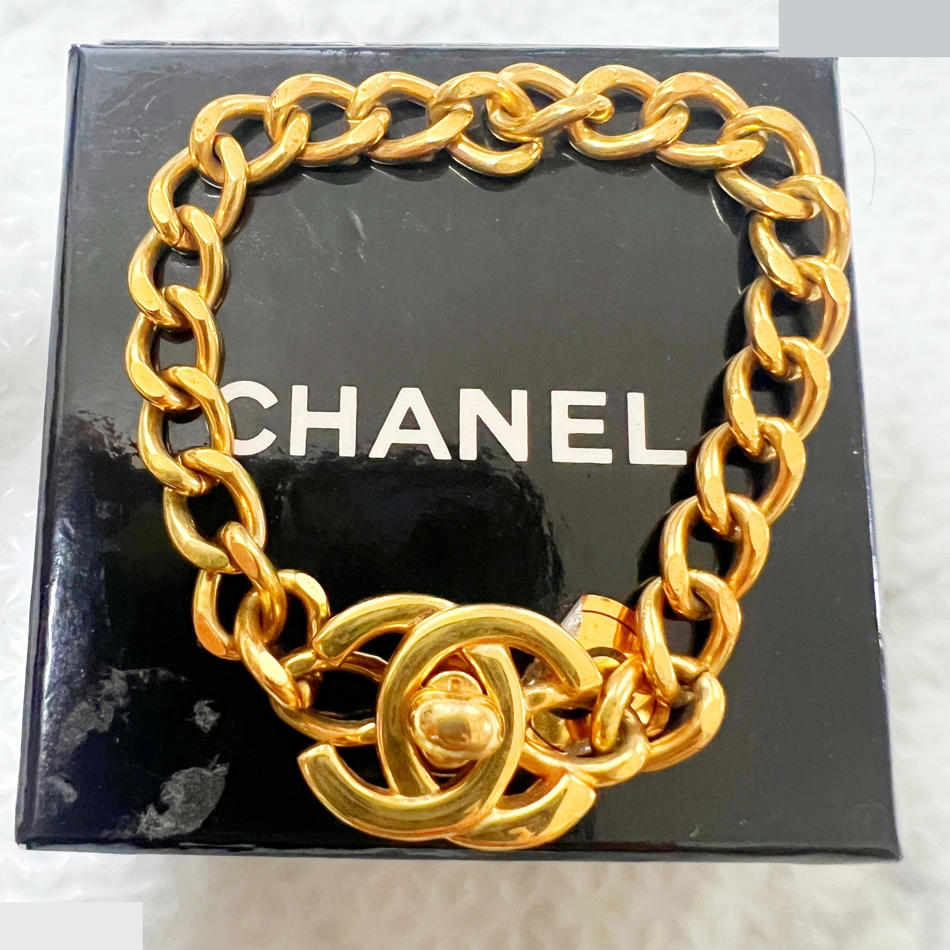96P Turnlock Coco Mark Chain Bracelet, Wrist Circumference Approx. 16cm — view 2