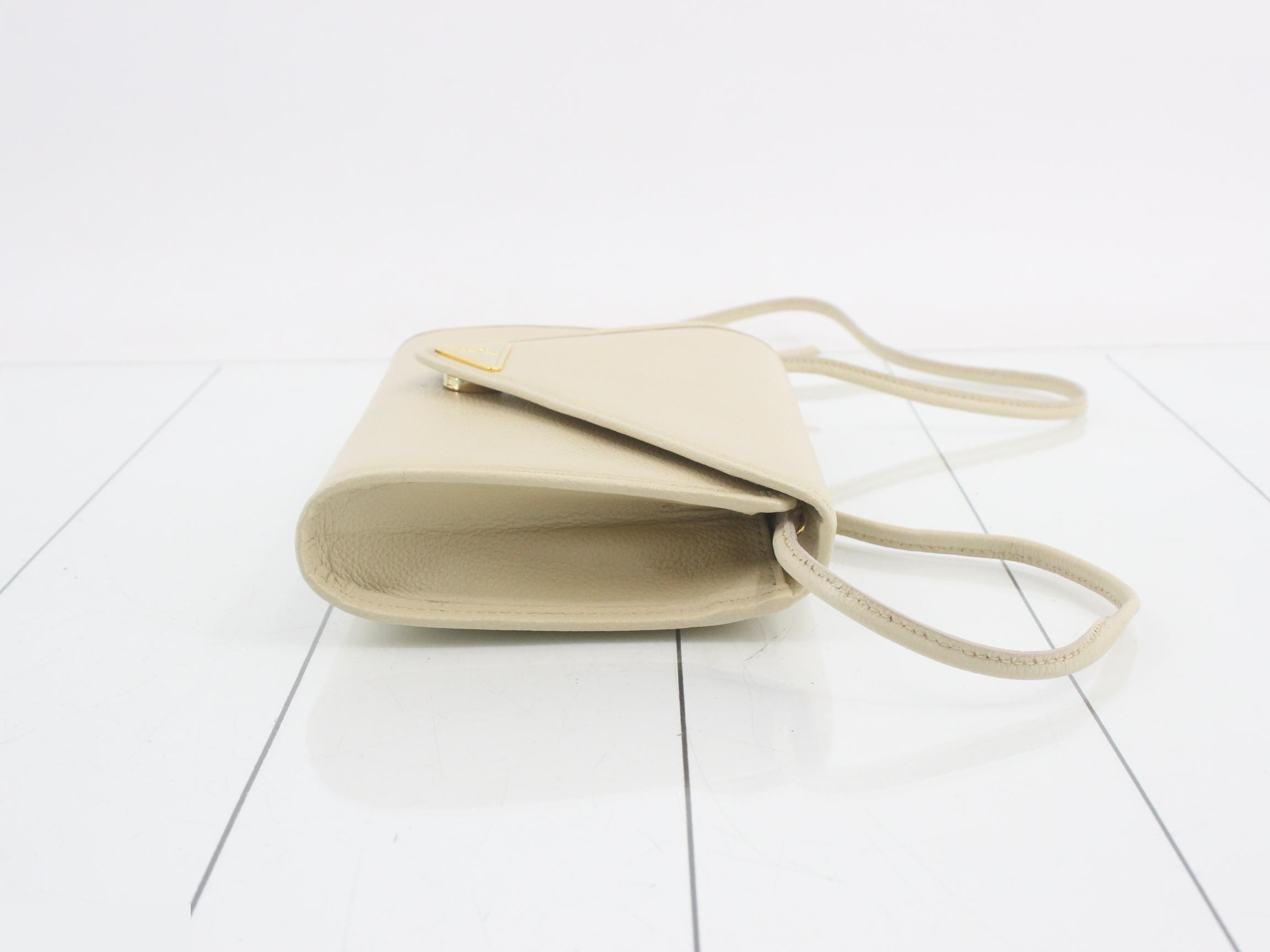 Leather logo shoulder bag — view 3