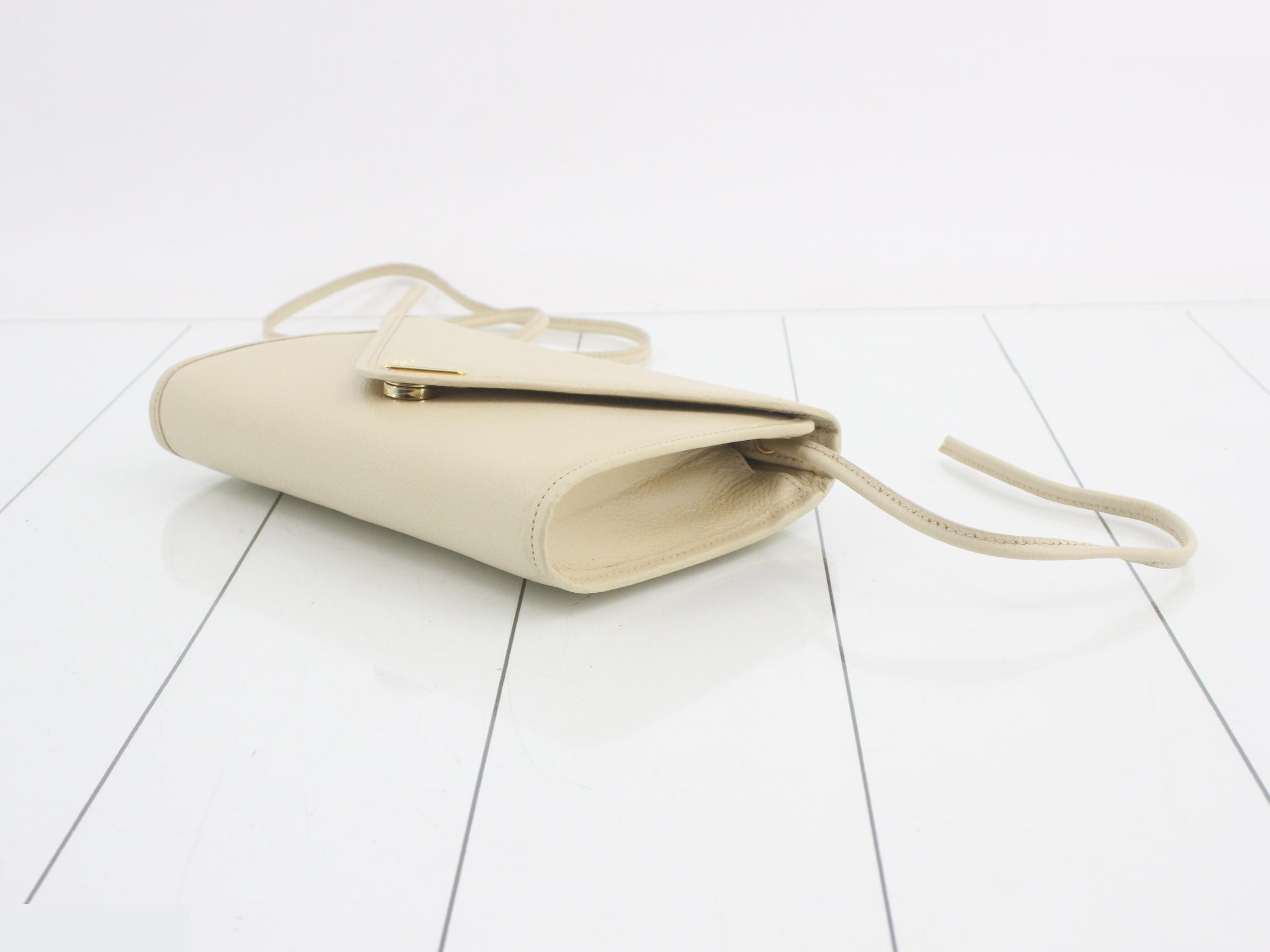 Leather logo shoulder bag — view 6