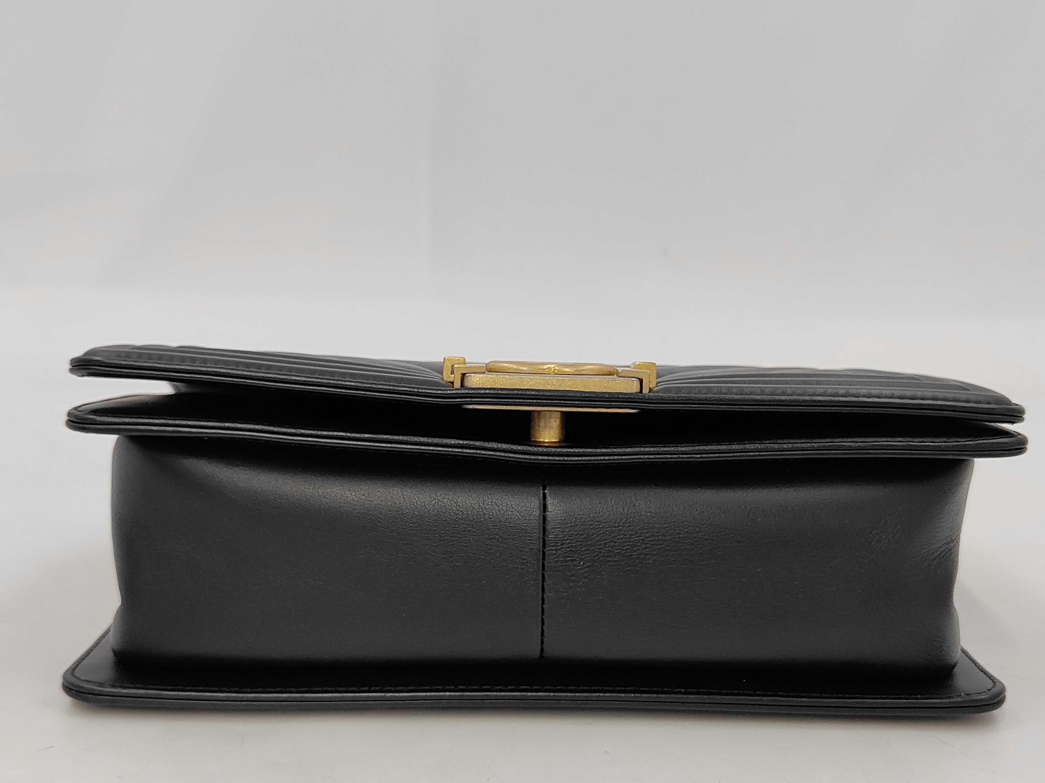 Boy Chanel 25 V-stitch Lambskin Shoulder Bag — view 4