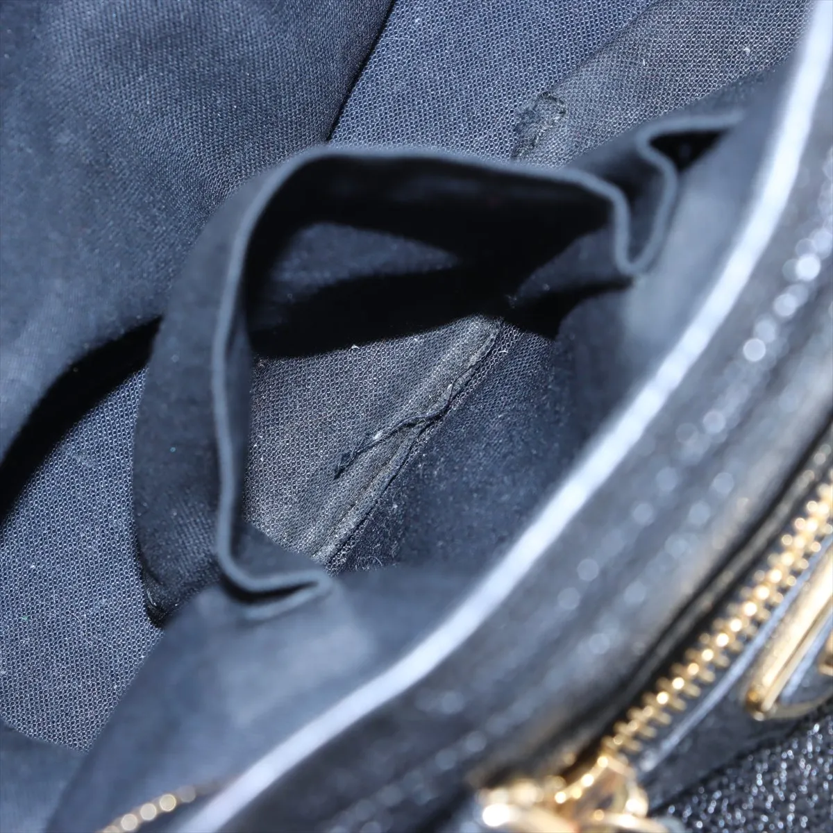 Classic Metal Edge City Leather 2-Way Handbag, Black, 432831, with Mirror — view 10