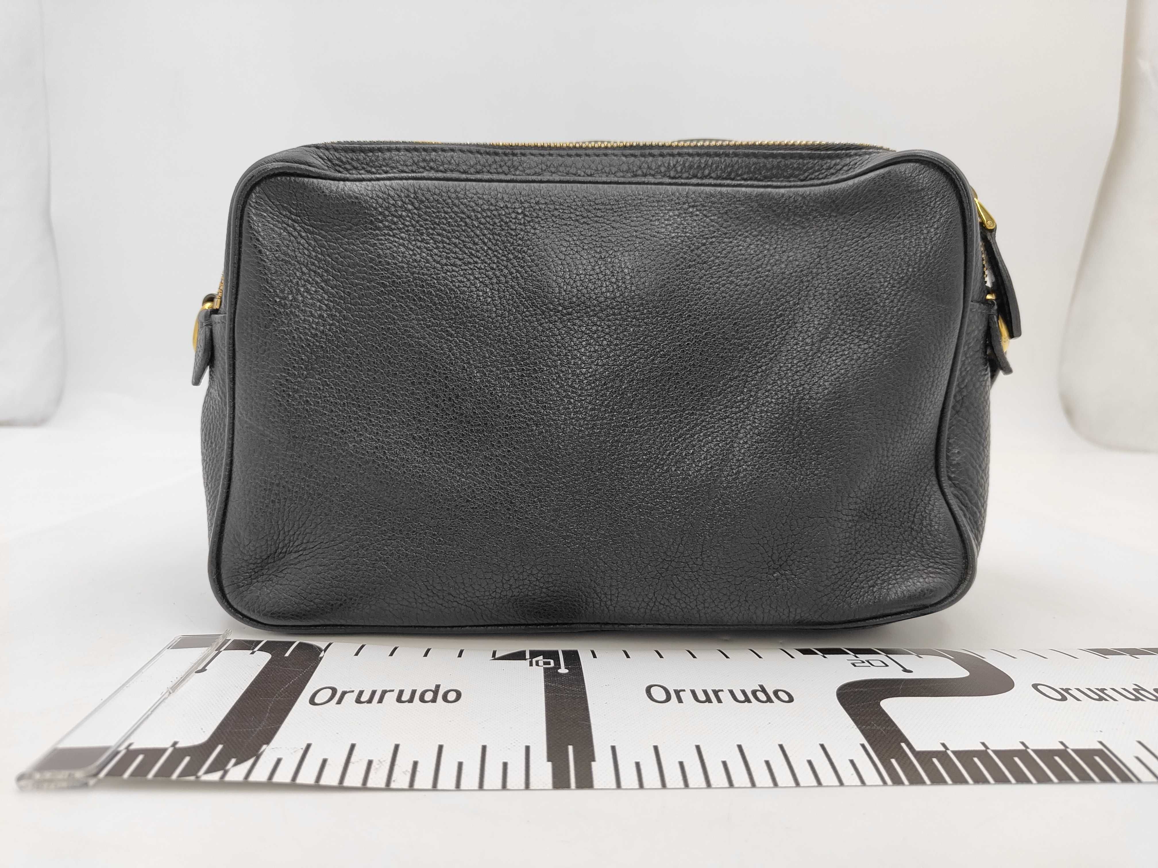 Vitello Daino Leather Shoulder Bag — view 2