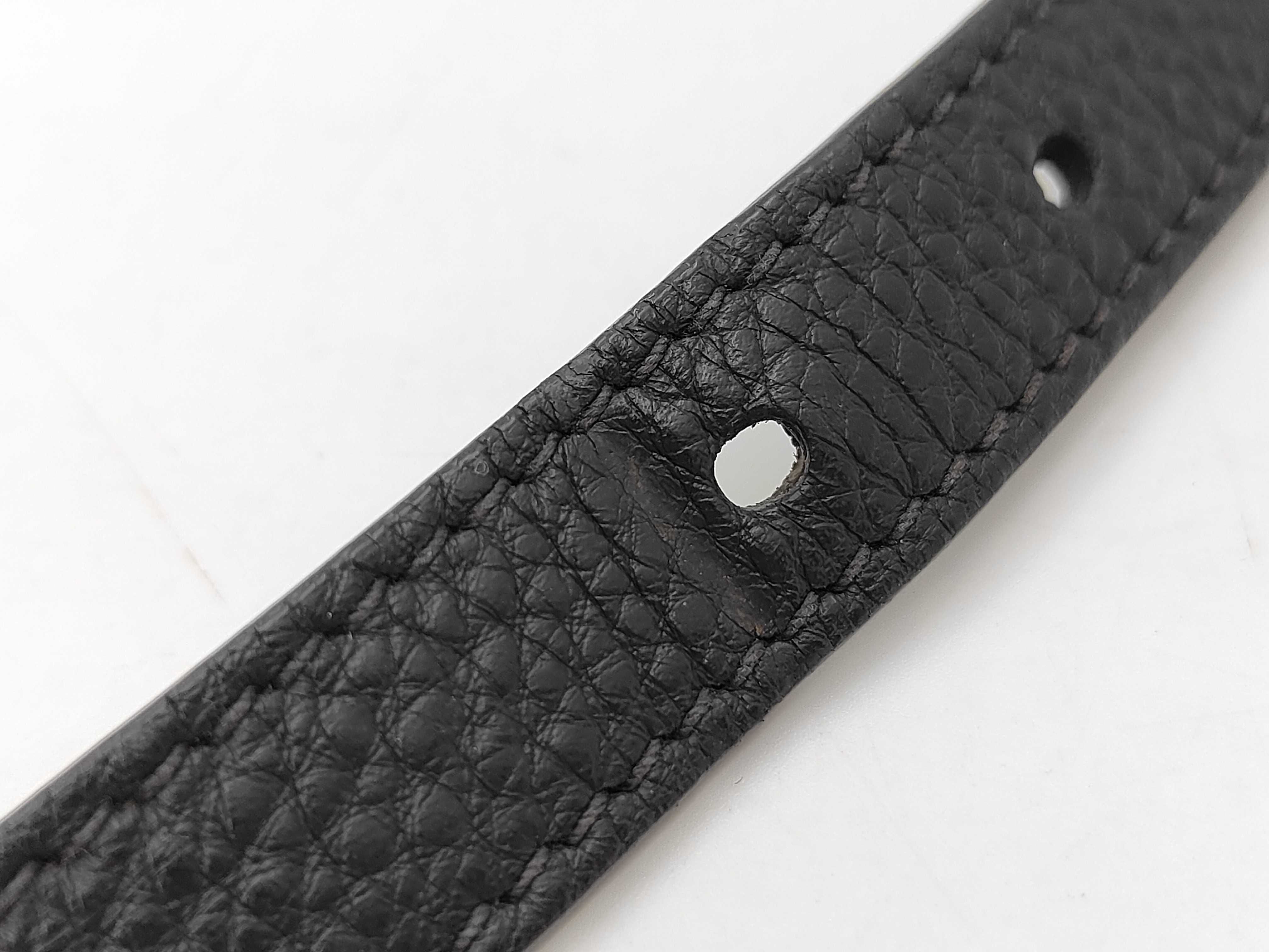 Vitello Daino Leather Shoulder Bag — view 4