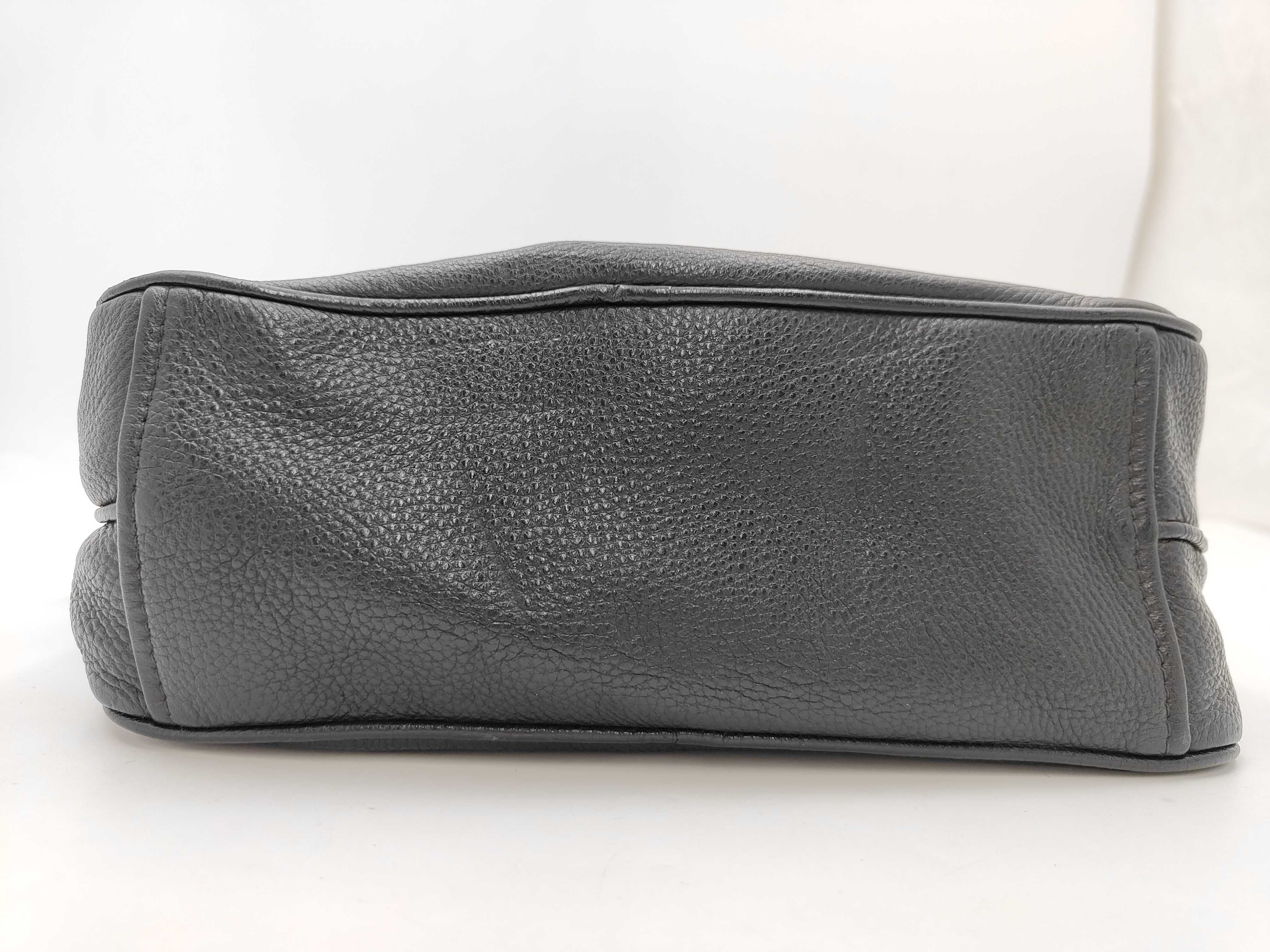 Vitello Daino Leather Shoulder Bag — view 8