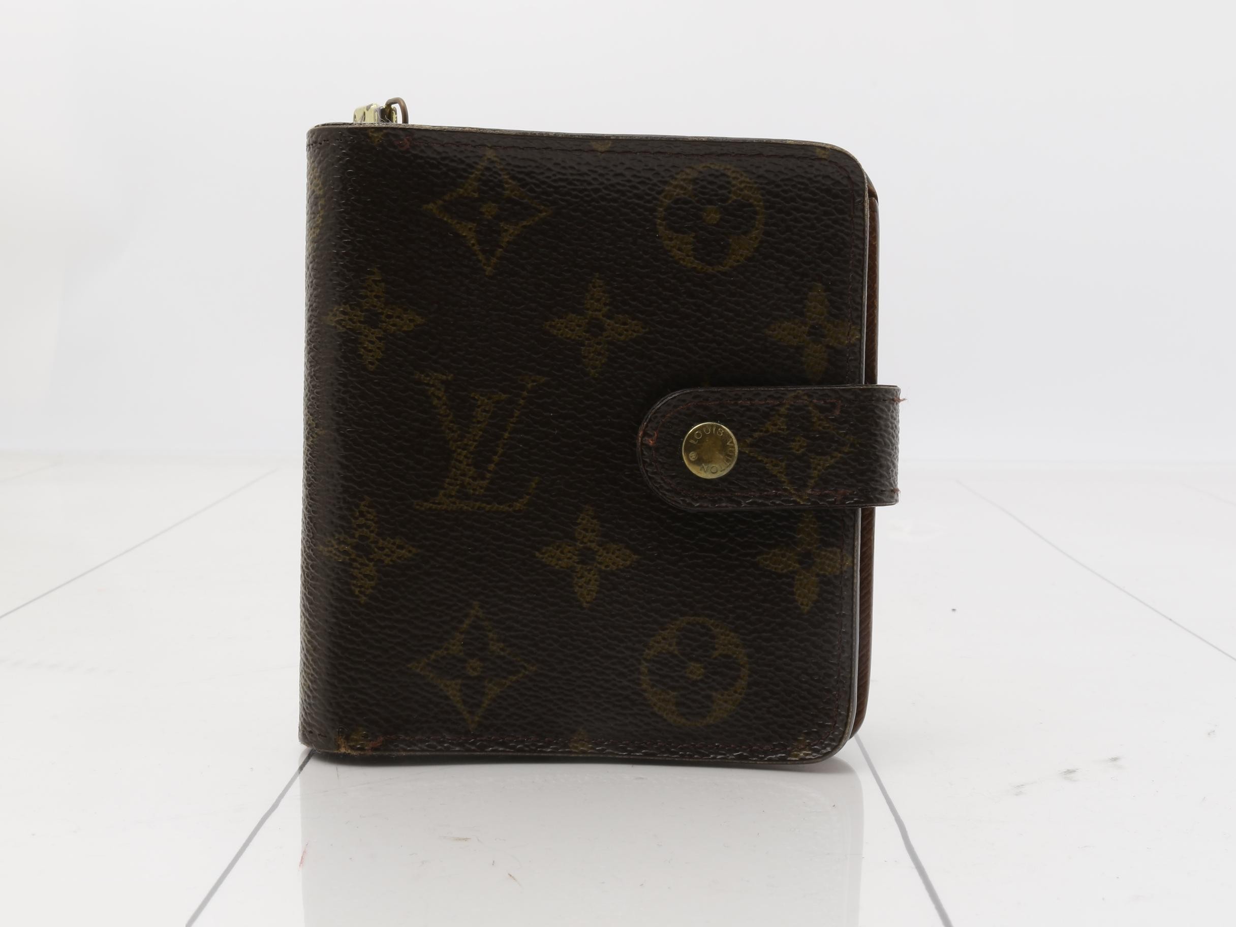 LV Compact Zip Monogram
