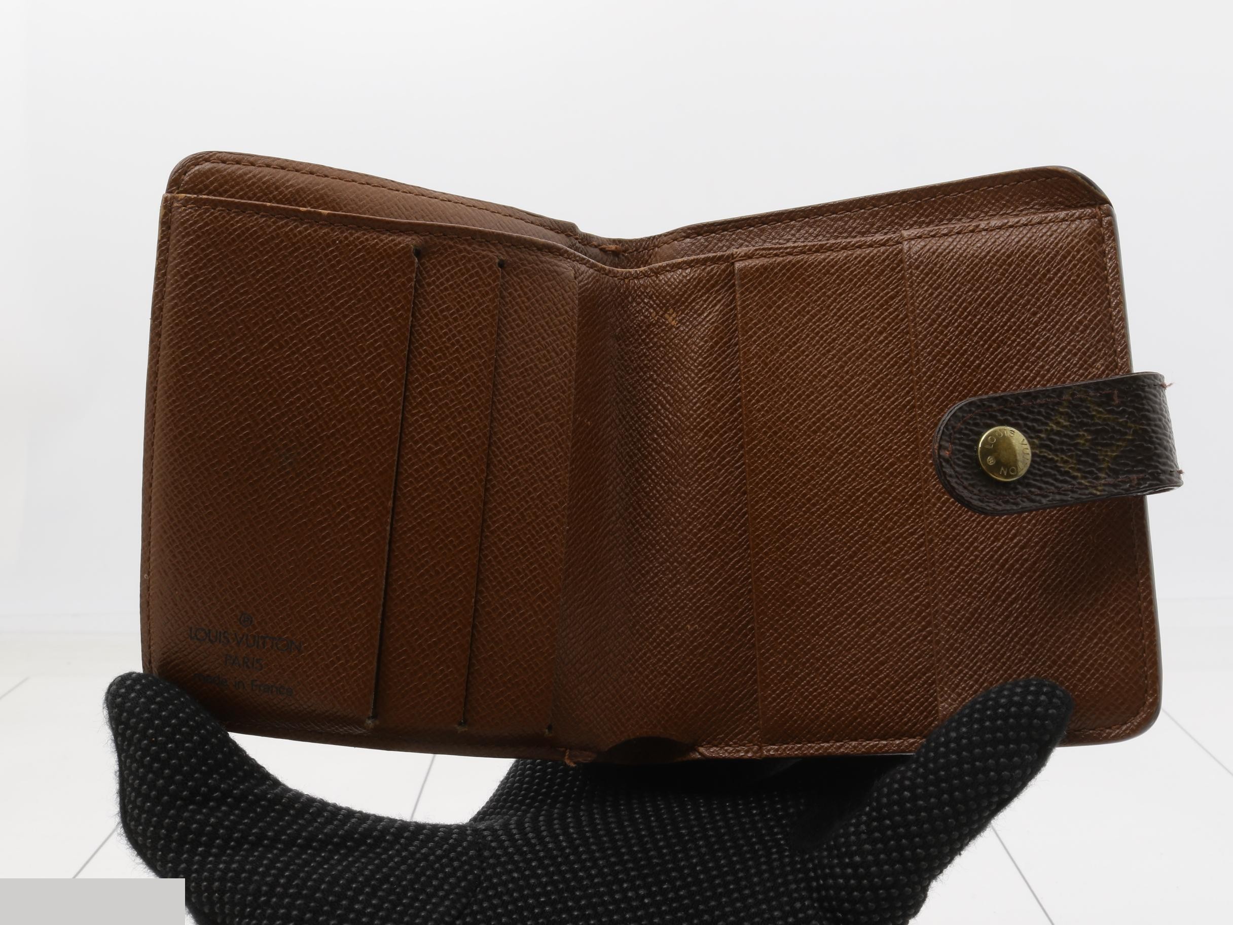 LV Compact Zip Monogram — view 4