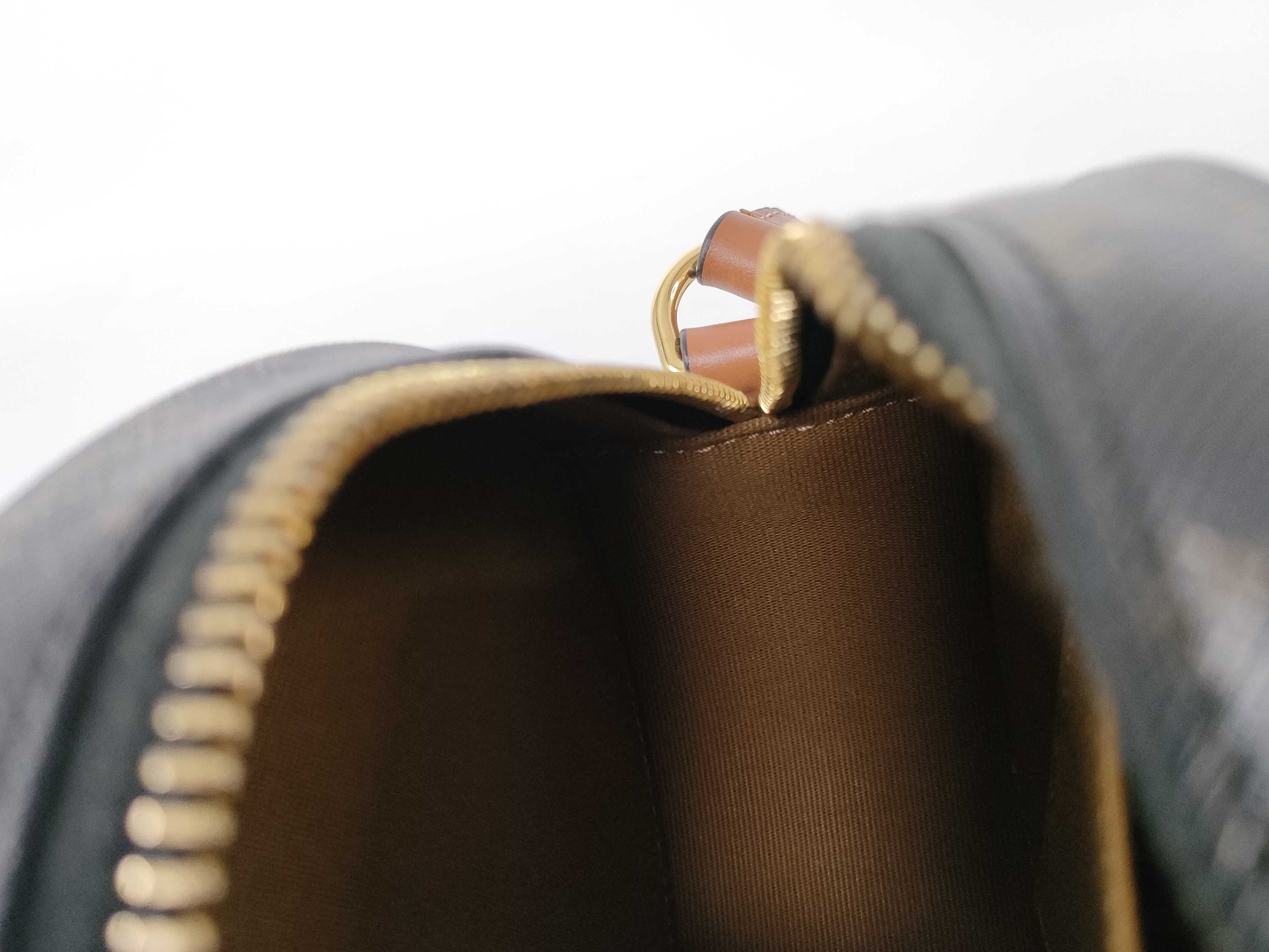 Cuir Triomphe Shoulder Bag — view 11