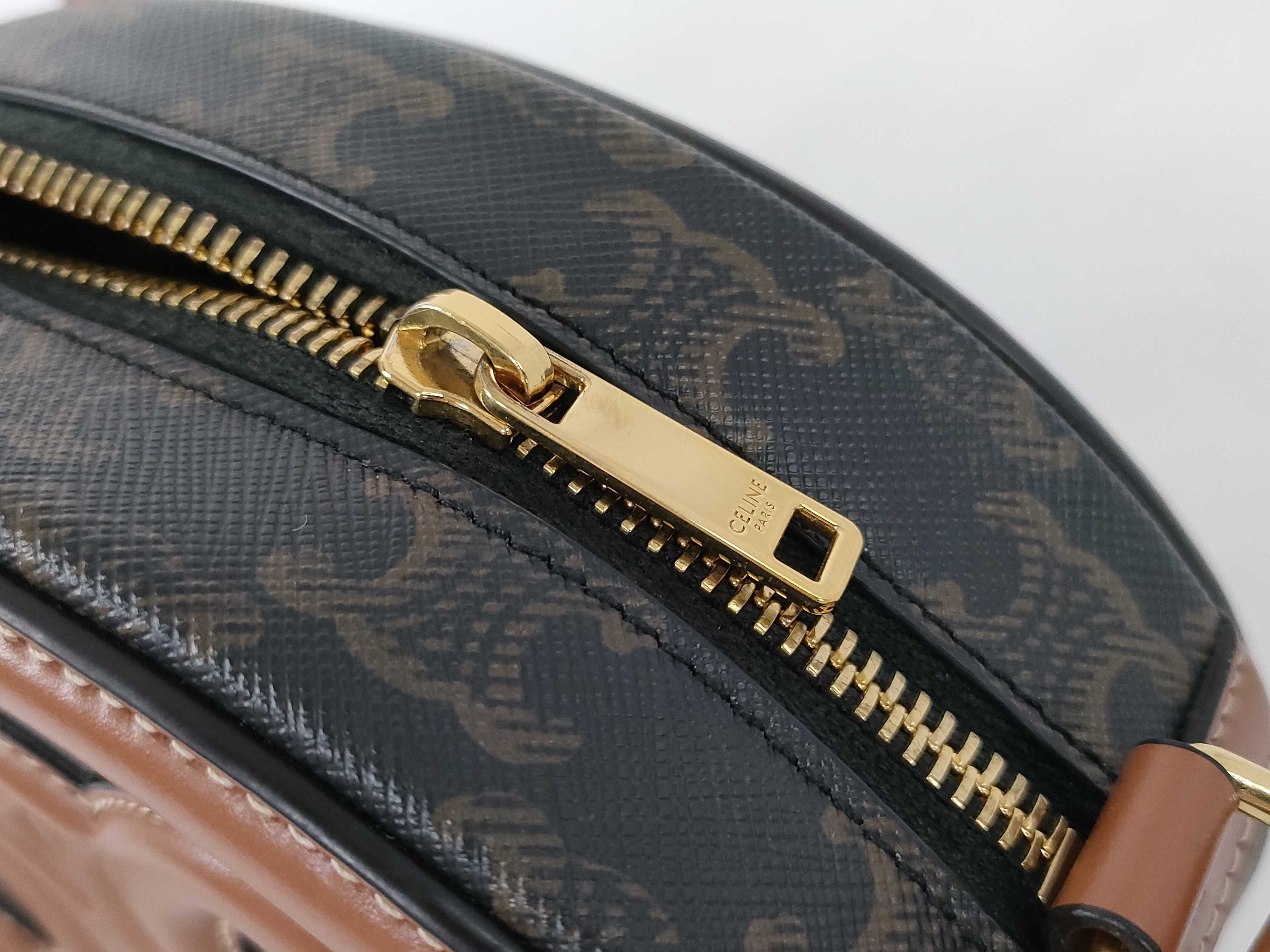 Cuir Triomphe Shoulder Bag — view 15