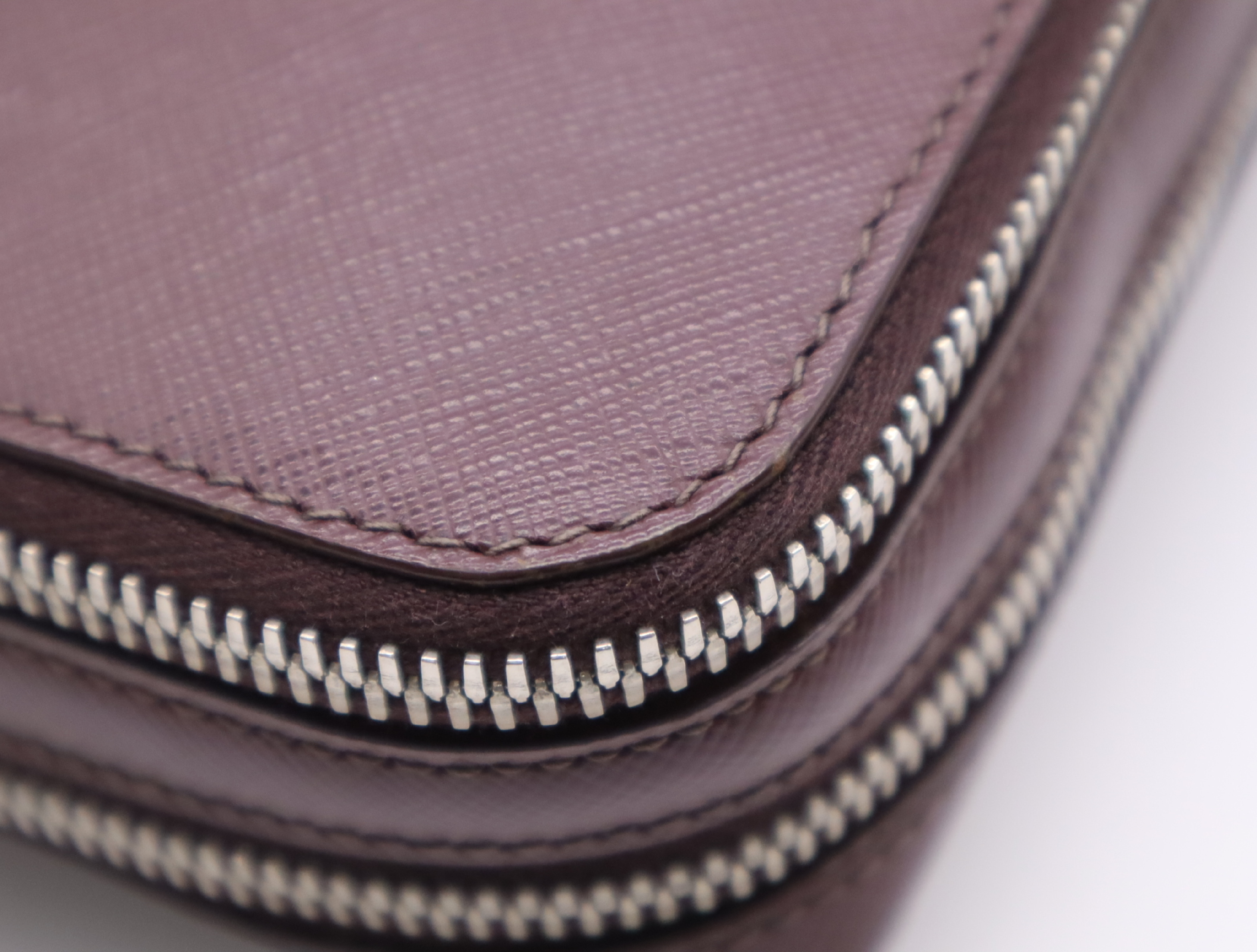 VR0052 Saffiano Logo Double Zip Second Bag Brown Second Bag — view 8