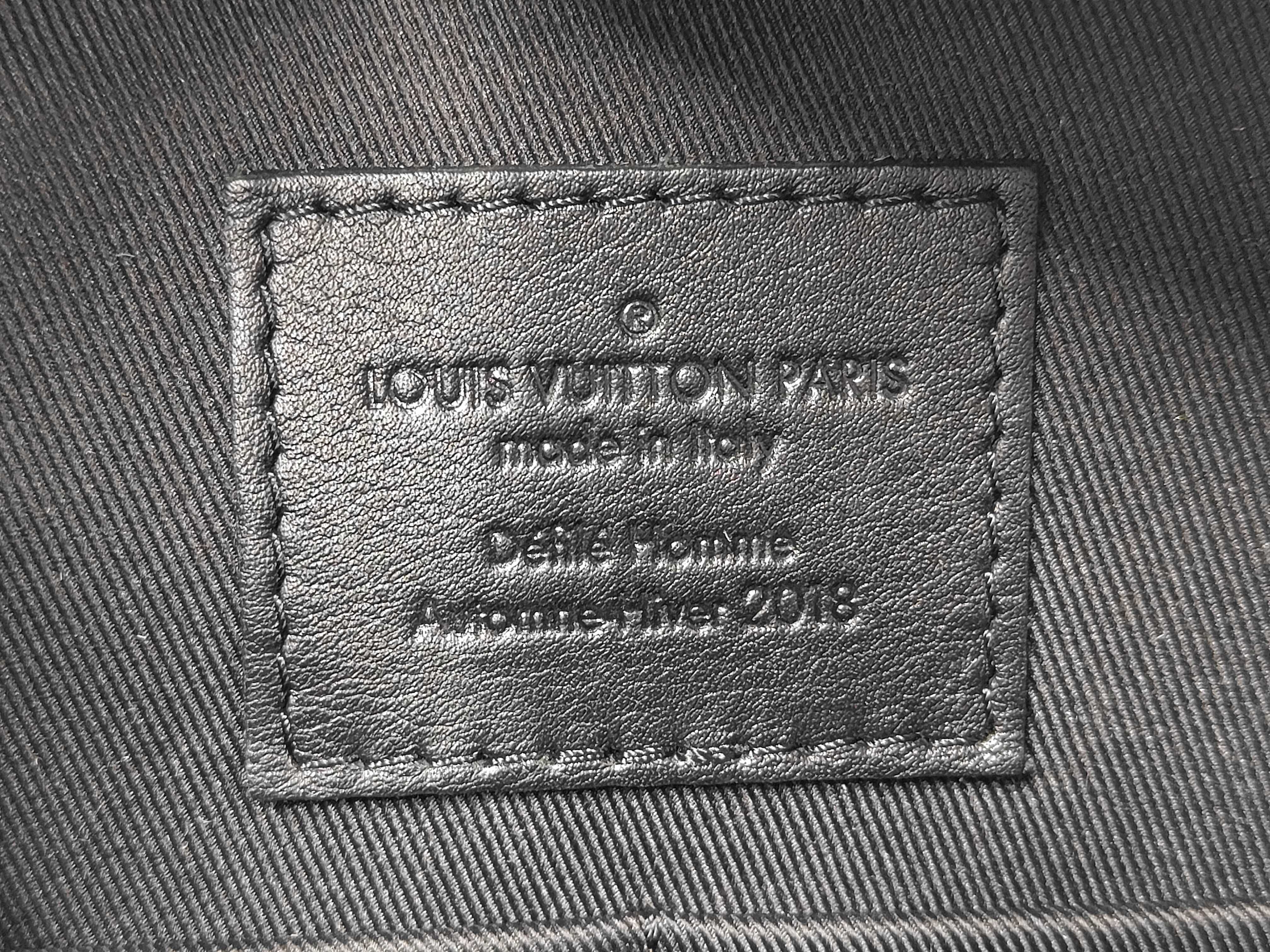 Monogram Eclipse Messenger PM M52218 PL2128 Shoulder Bag — view 9