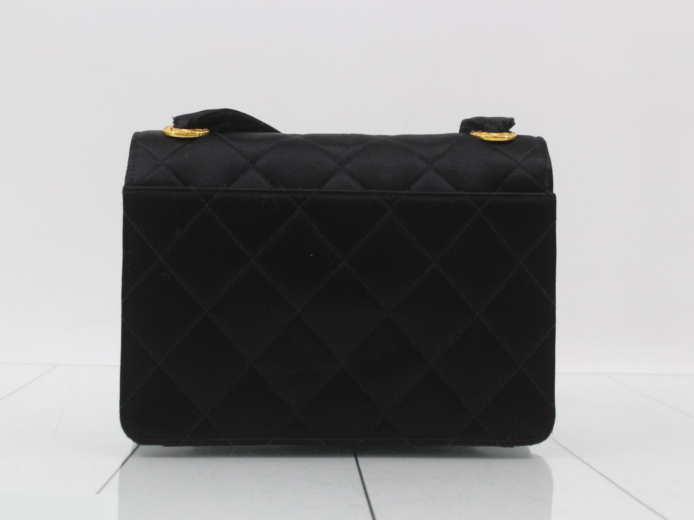 Matelassé (bag) - Shoulder bag - Satin - Black — view 2