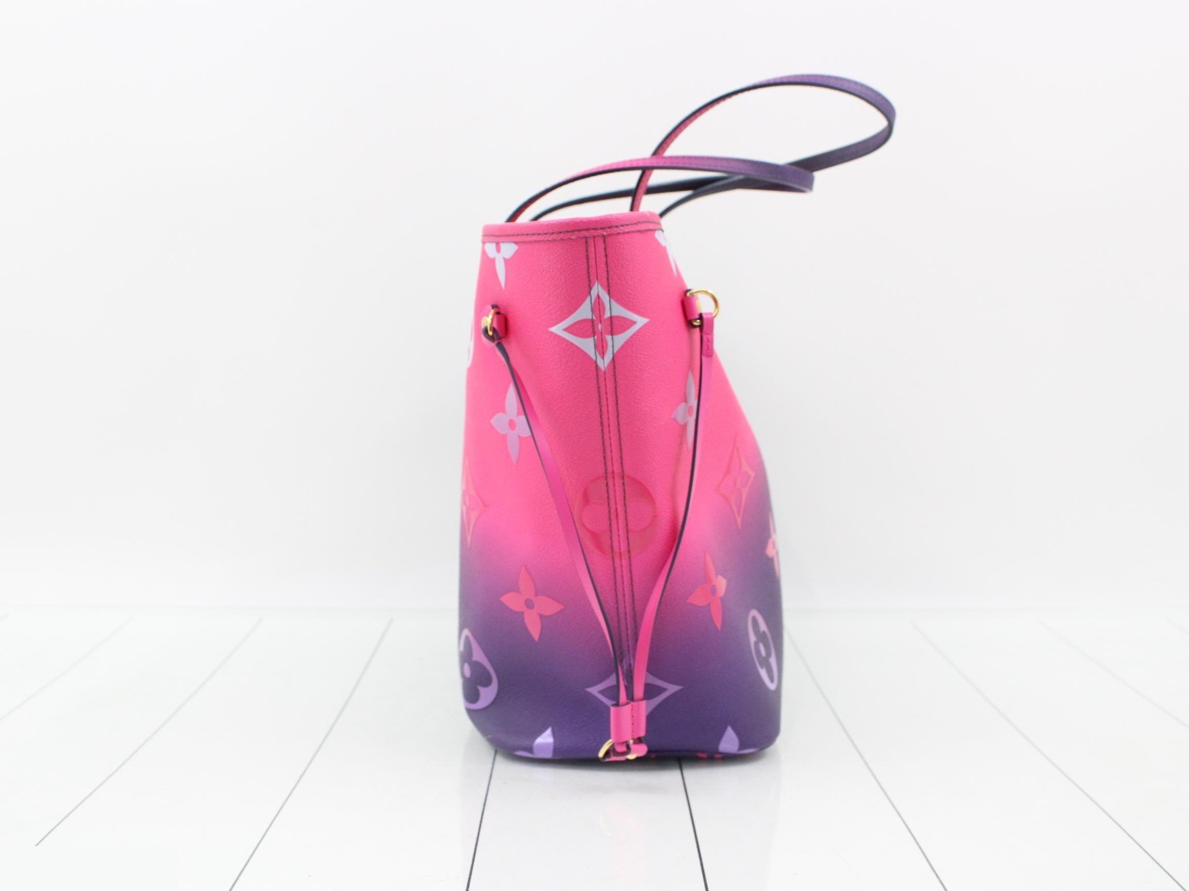 Neverfull MM Monogram Gradient — view 4
