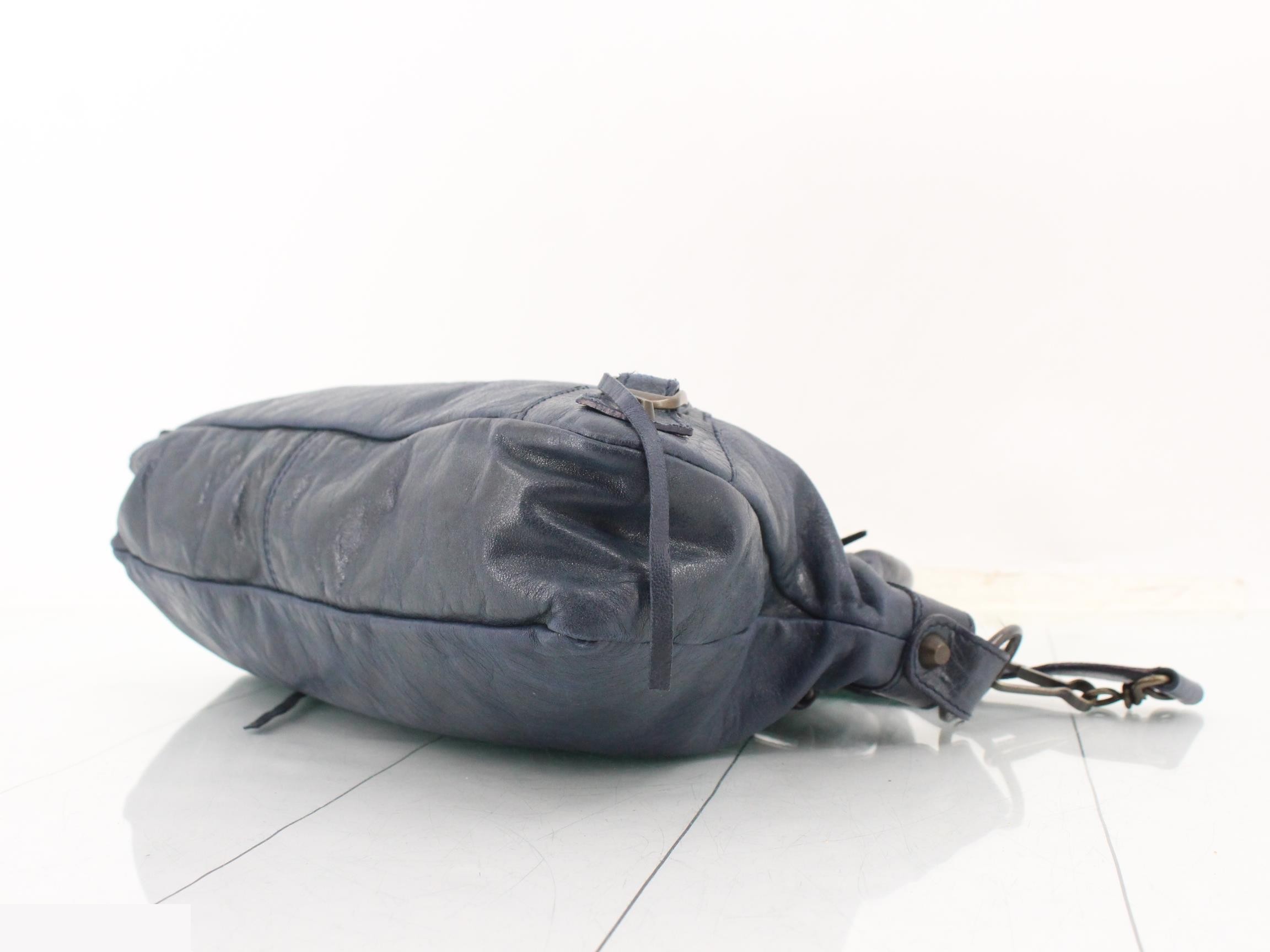 The First Handbag — view 6