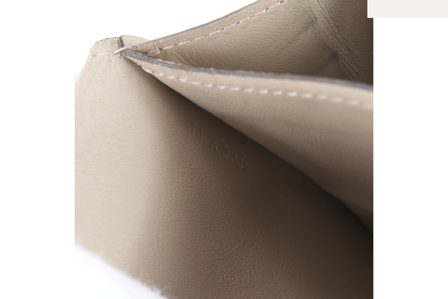 Mahina Portefeuille Iris Galet Leather Long Wallet — view 9