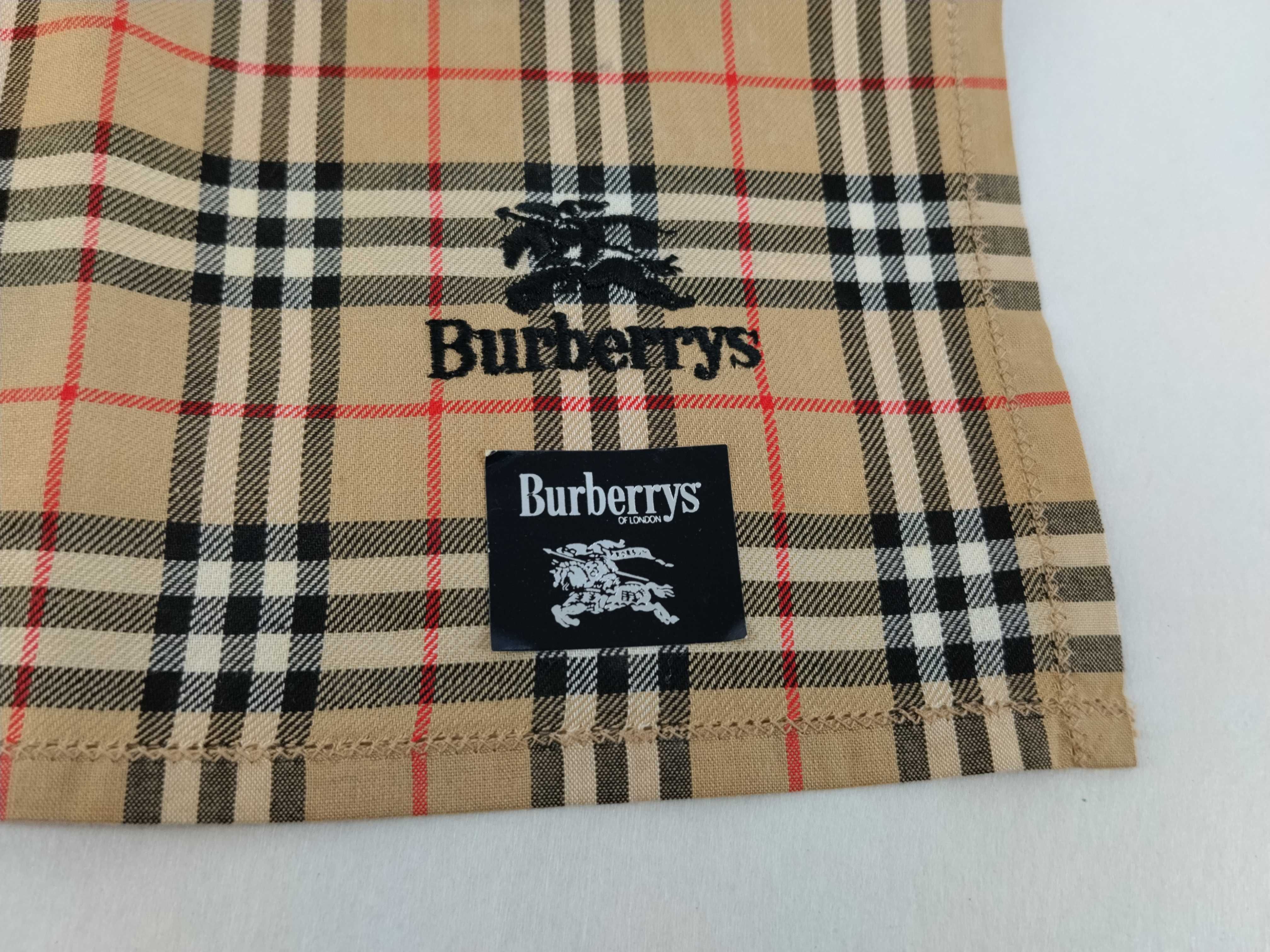 handkerchief/scarf with sticker, horse logo embroidery, Nova Check pattern, beige, and other accessories. — view 3