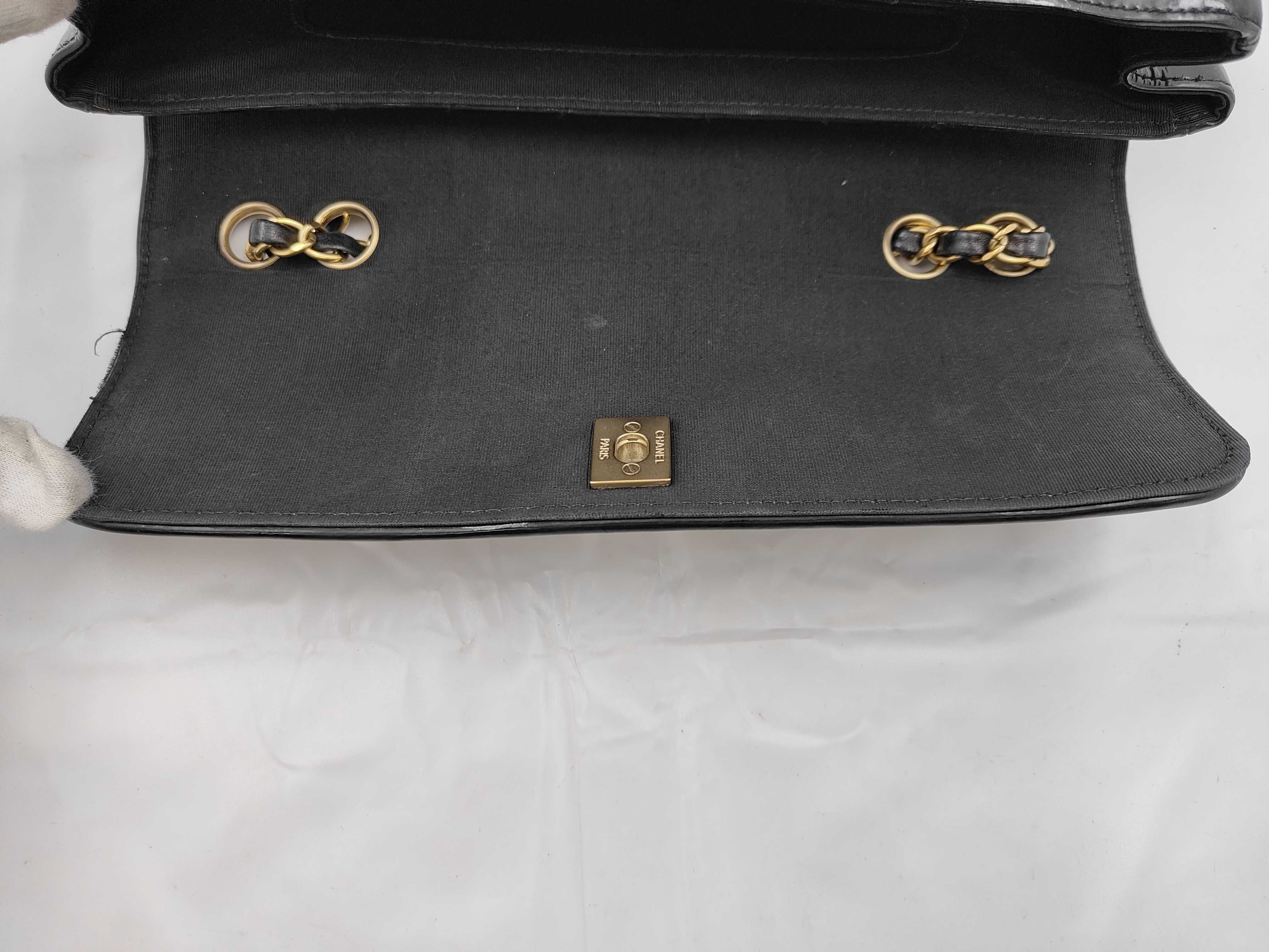 V Turnlock Patent Chain Shoulder Bag — view 7
