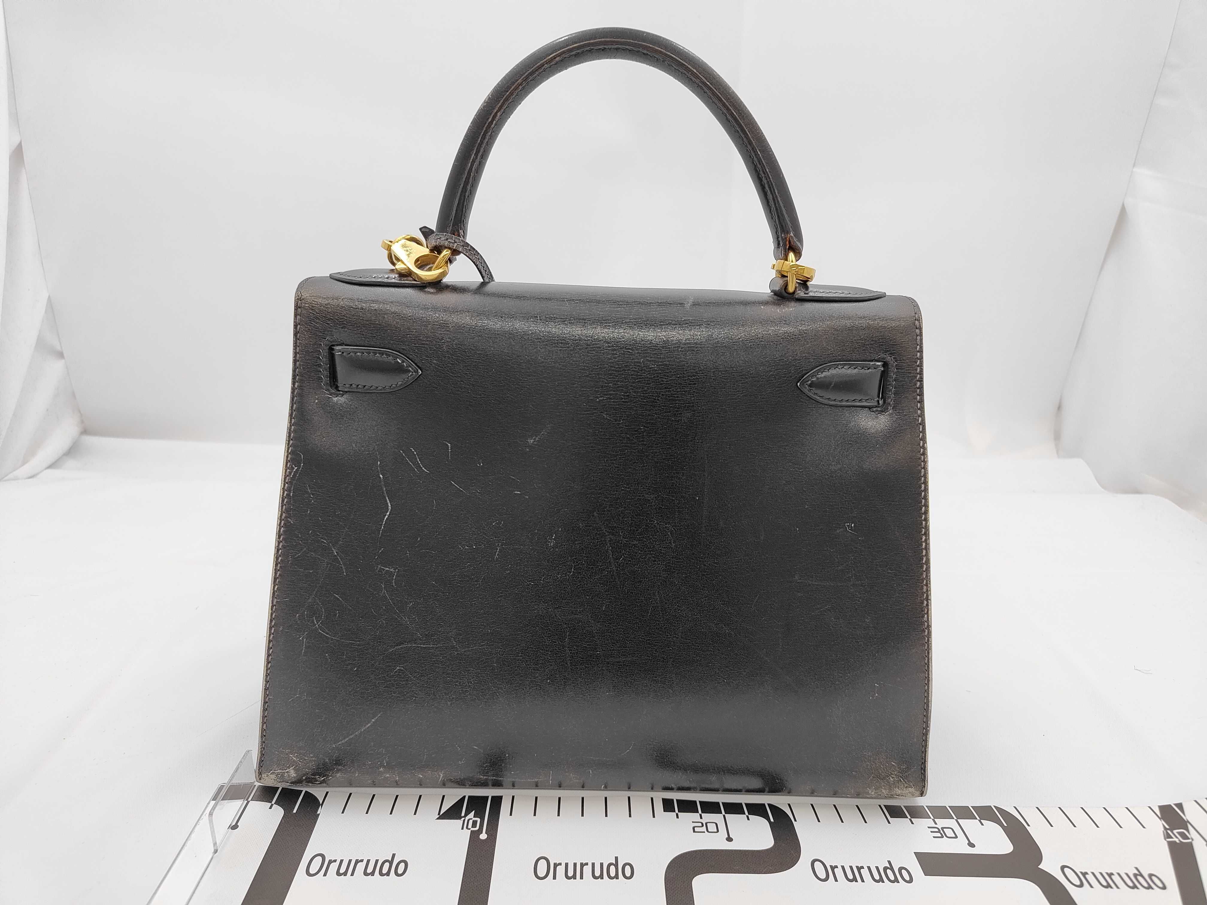 Kelly 28, black, box, gold hardware, handbag. — view 2