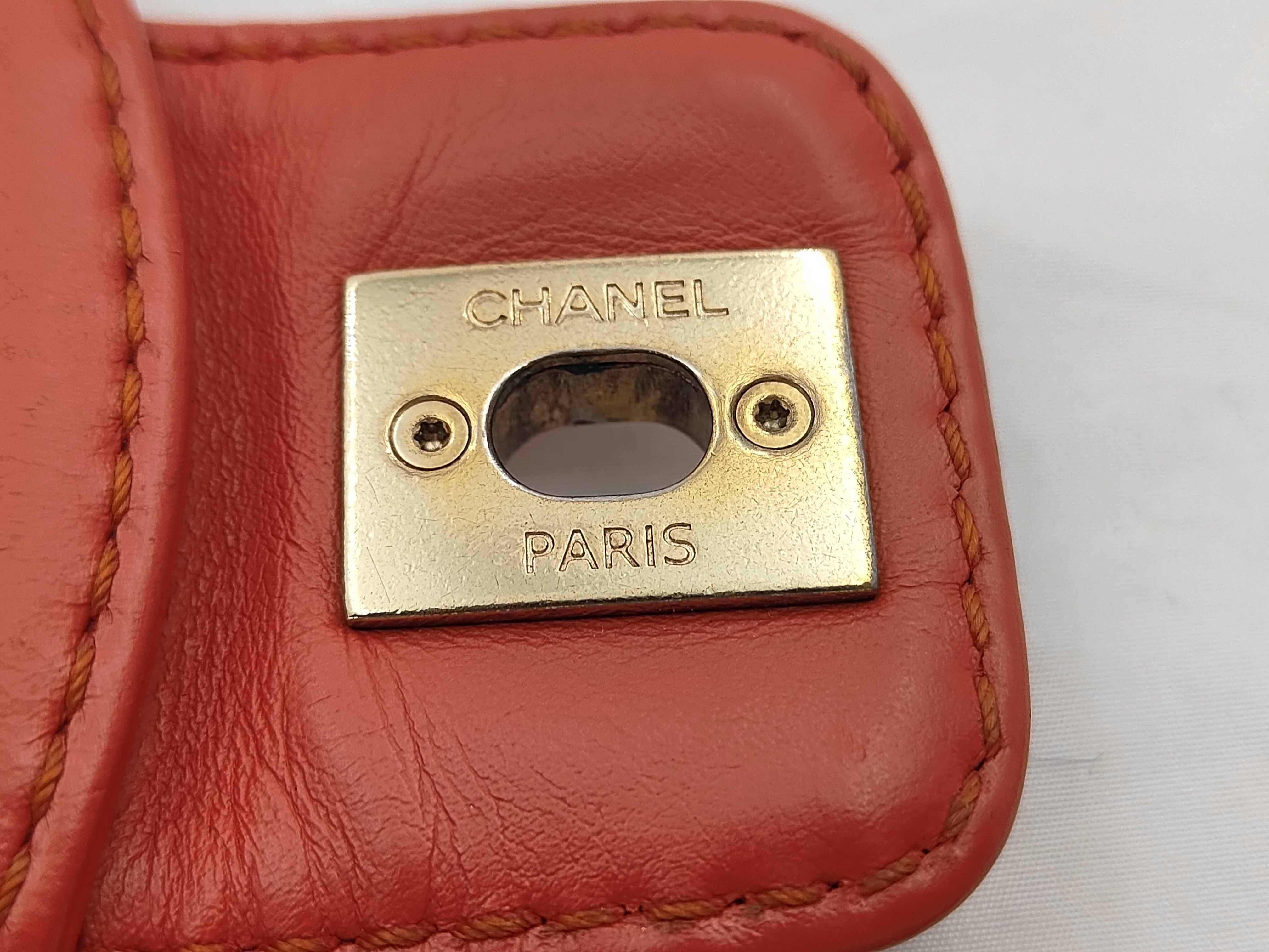 Matelassé Lambskin Shoulder Bag (Serial Number 26) — view 11