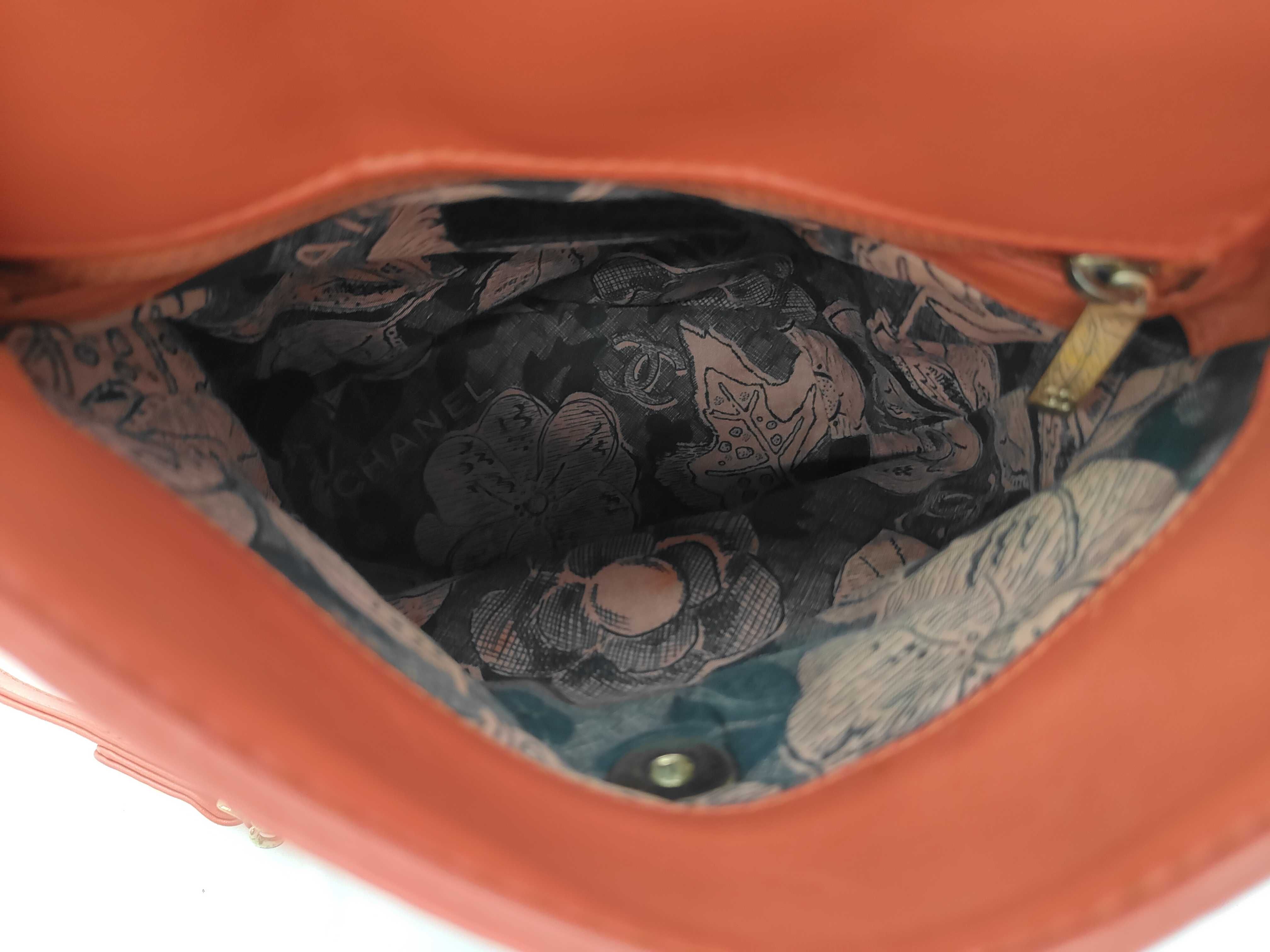 Matelassé Lambskin Shoulder Bag (Serial Number 26) — view 8