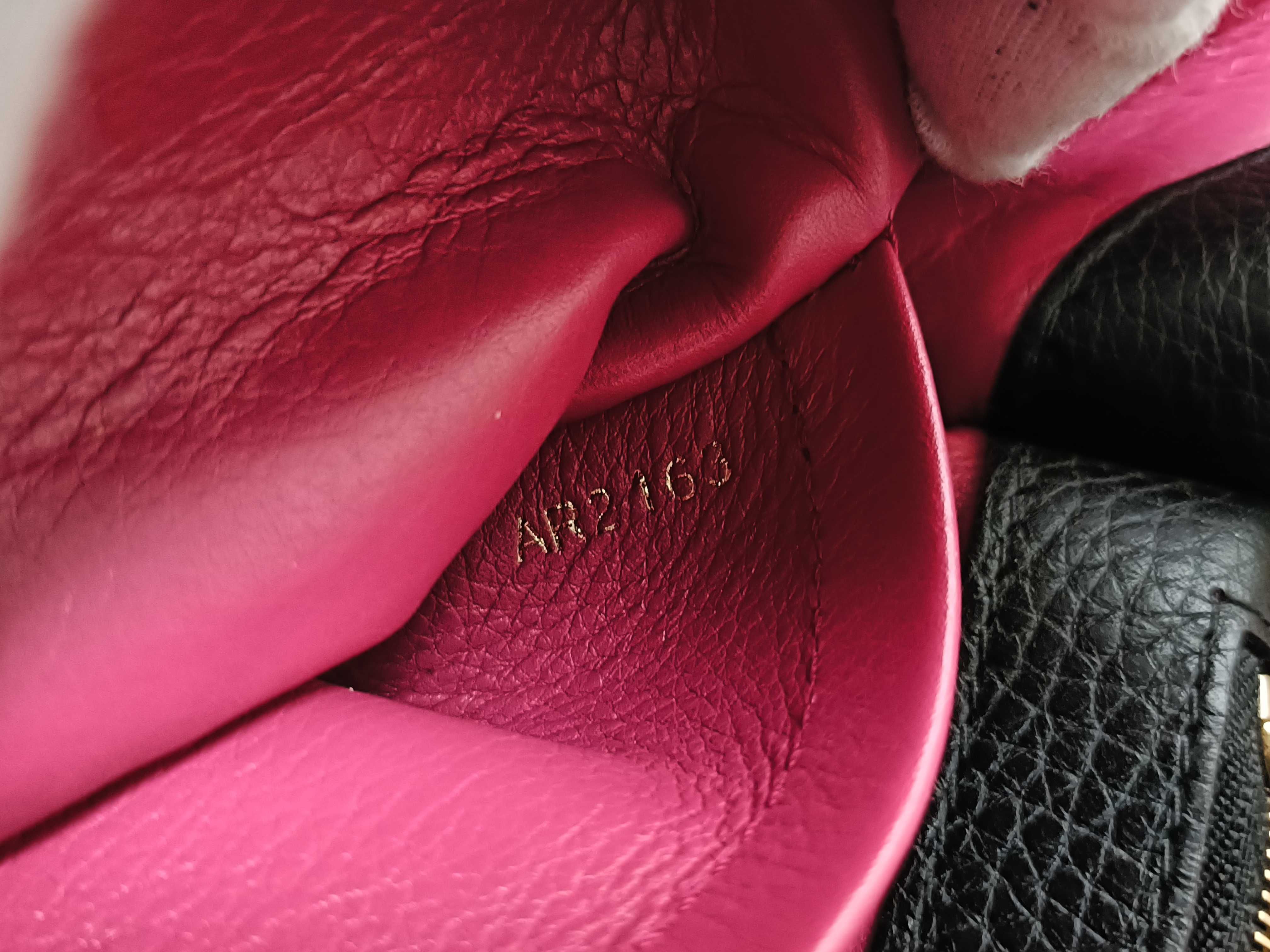 Parnasea Capucines MM M48864 Handbag — view 13