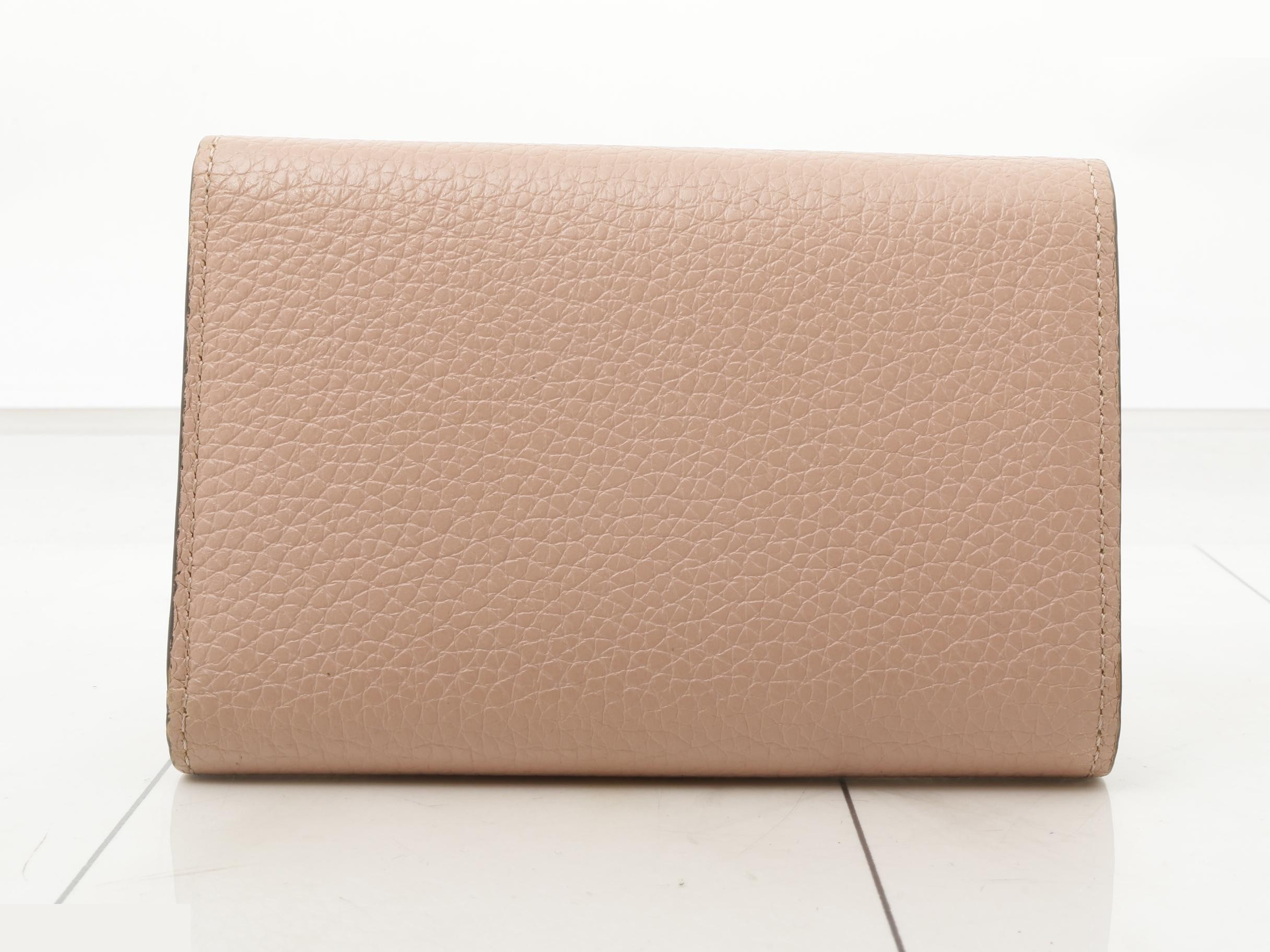 LV Taurillon Portefeuille Capucines Compact Magnolia M62156 — view 2