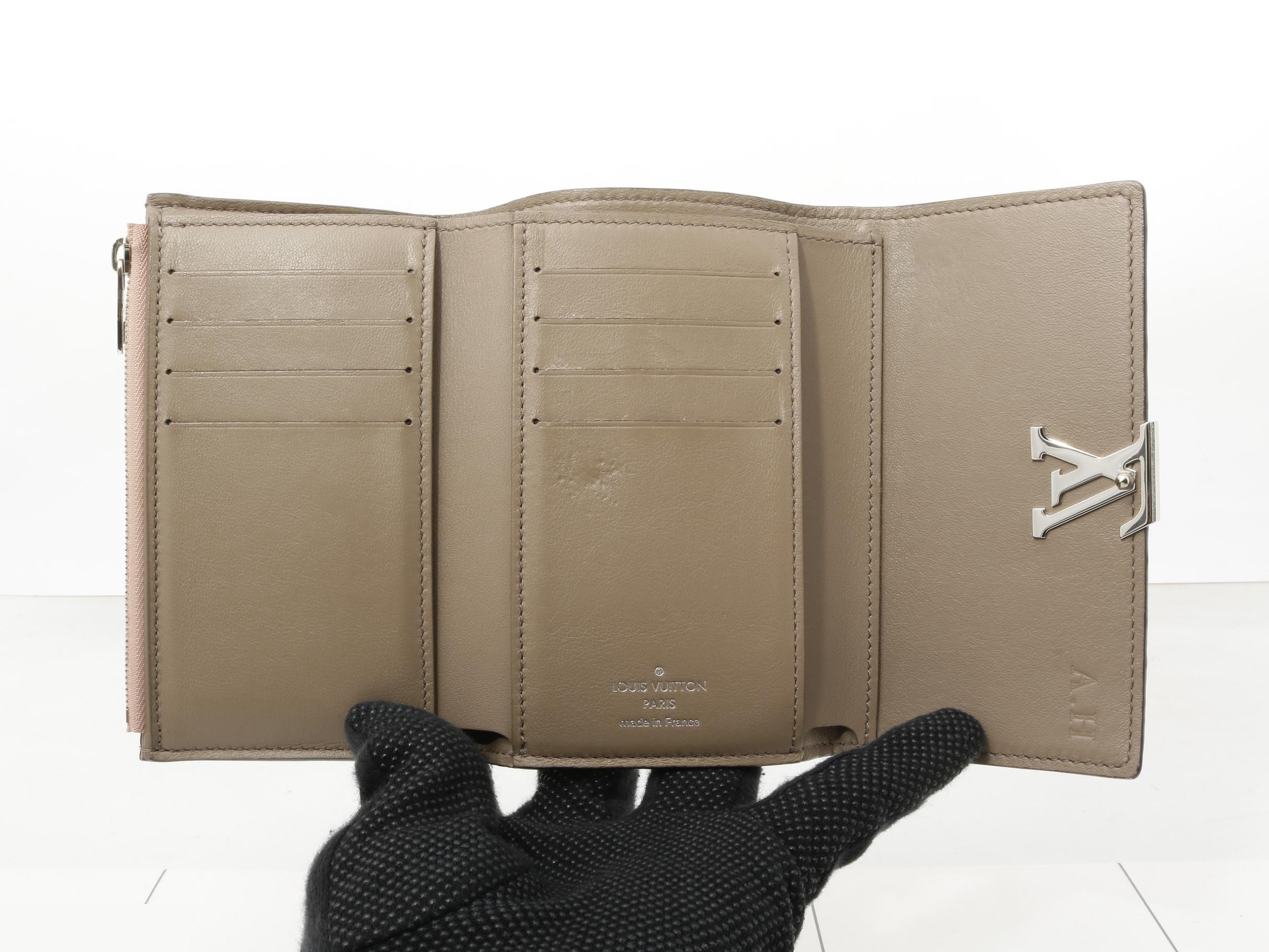 LV Taurillon Portefeuille Capucines Compact Magnolia M62156 — view 4