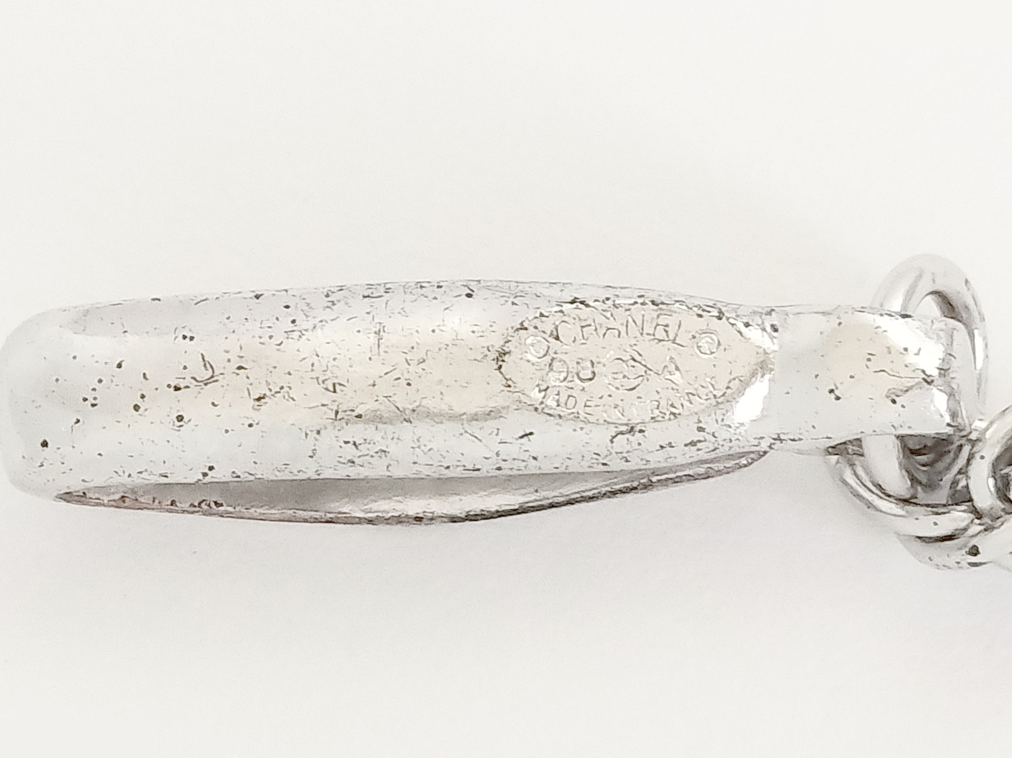 Coco carved silver necklace, chain approximately 45cm — view 3