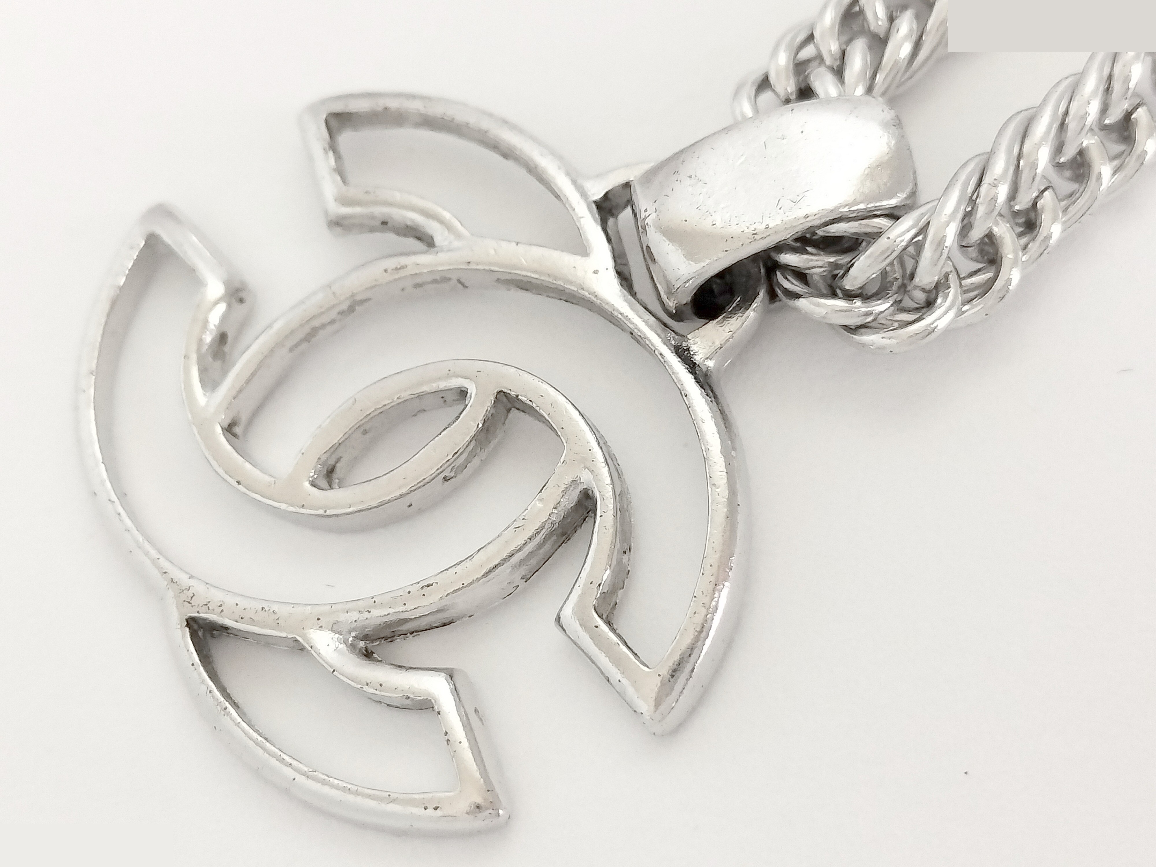 Coco carved silver necklace, chain approximately 45cm — view 4