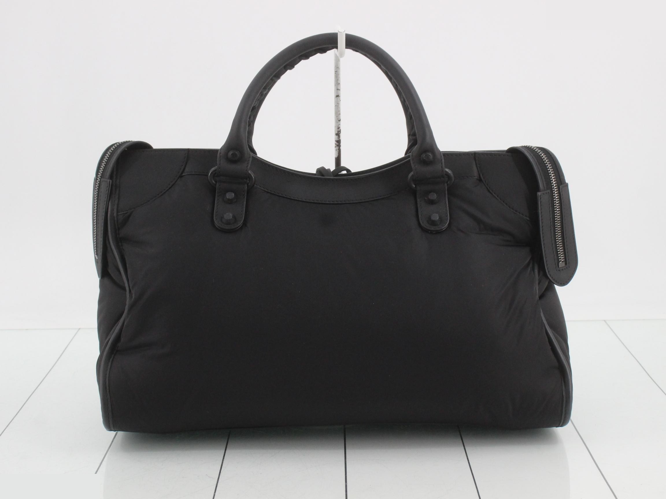 The City, Black, includes dust bag and booklet, 37 x 24 x 14 cm — view 2