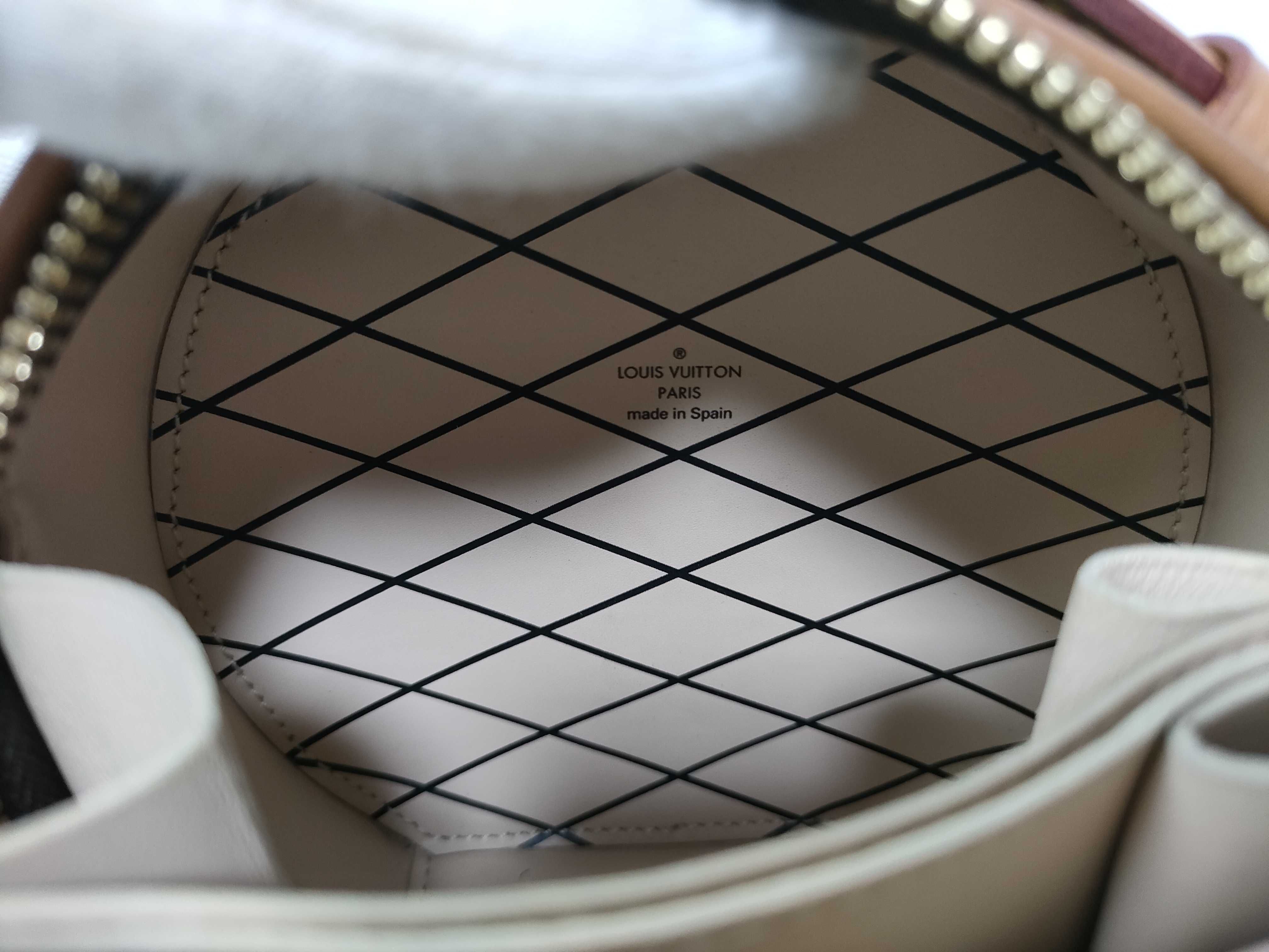 Monogram M44699 Monogram Mini Boite Chapeau Shoulder Bag Handbag — view 13