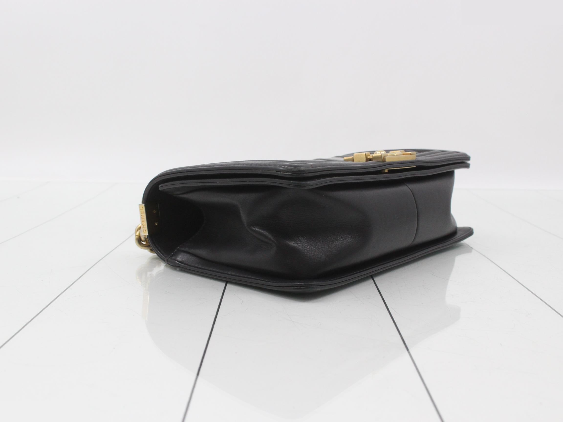Boy Chanel Chain Shoulder Bag — view 5