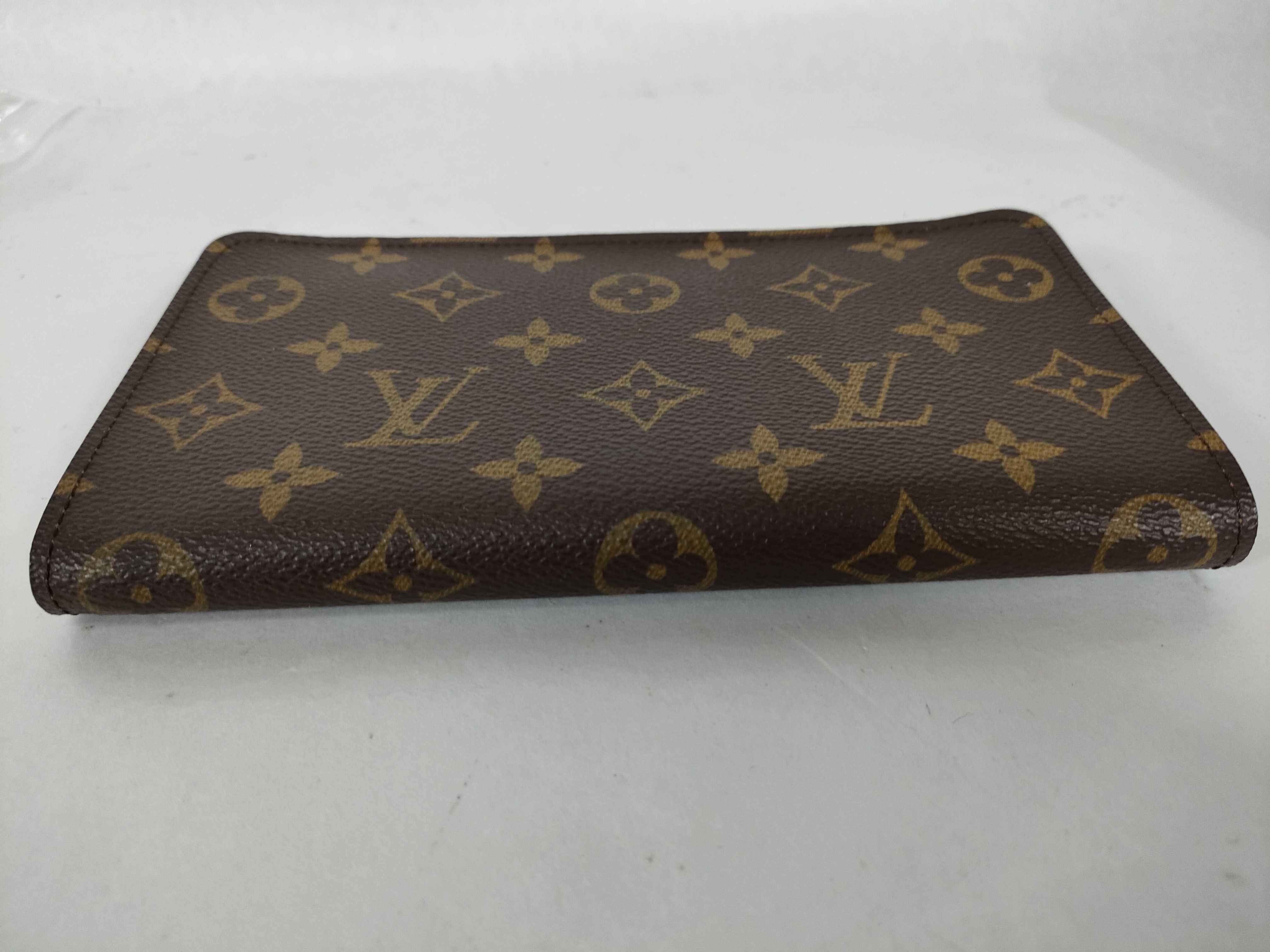 Monogram Portemonnaie Zip Wallet M61727 Brown Round Zip Wallet — view 6