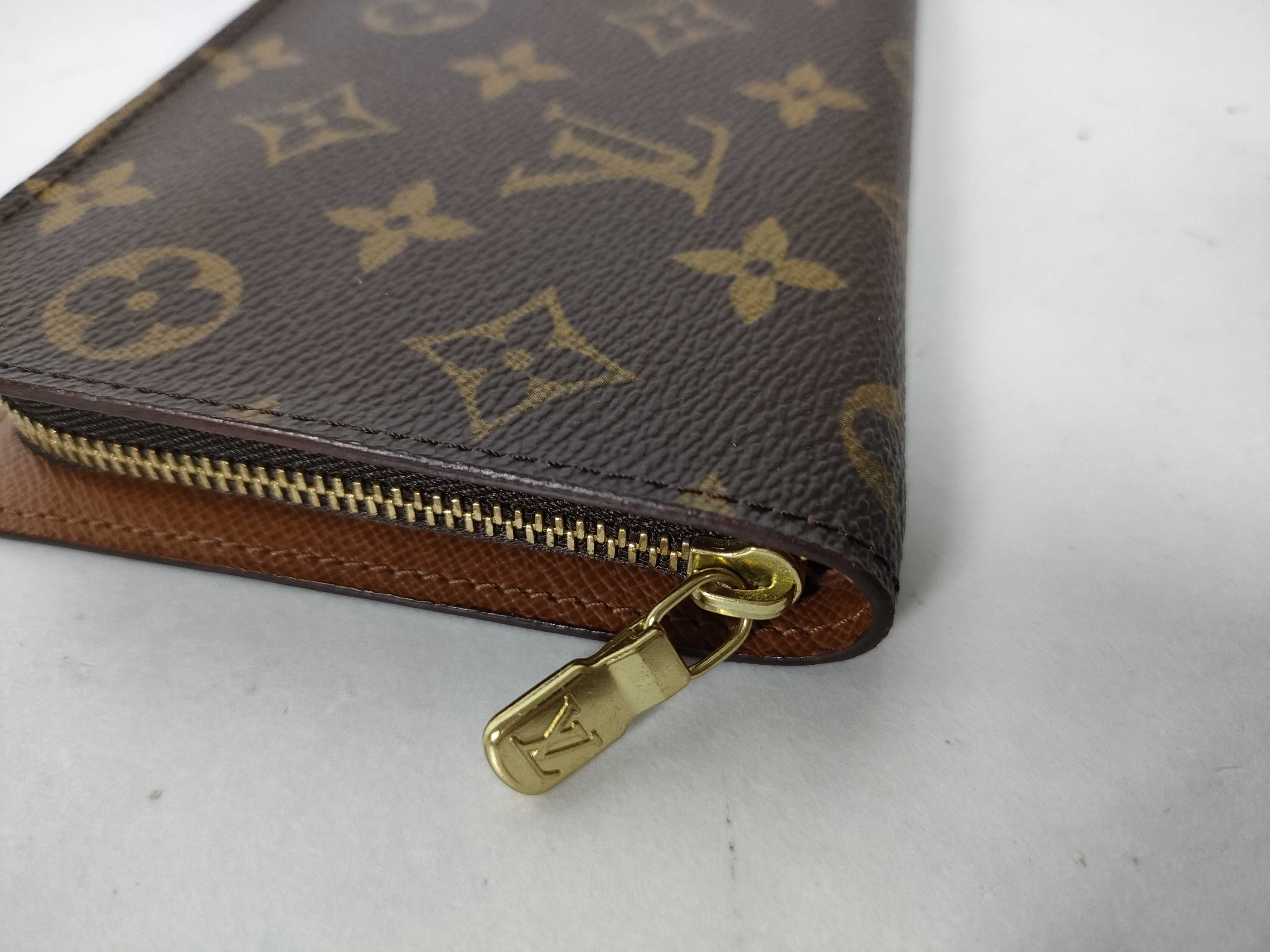 Monogram Portemonnaie Zip Wallet M61727 Brown Round Zip Wallet — view 7