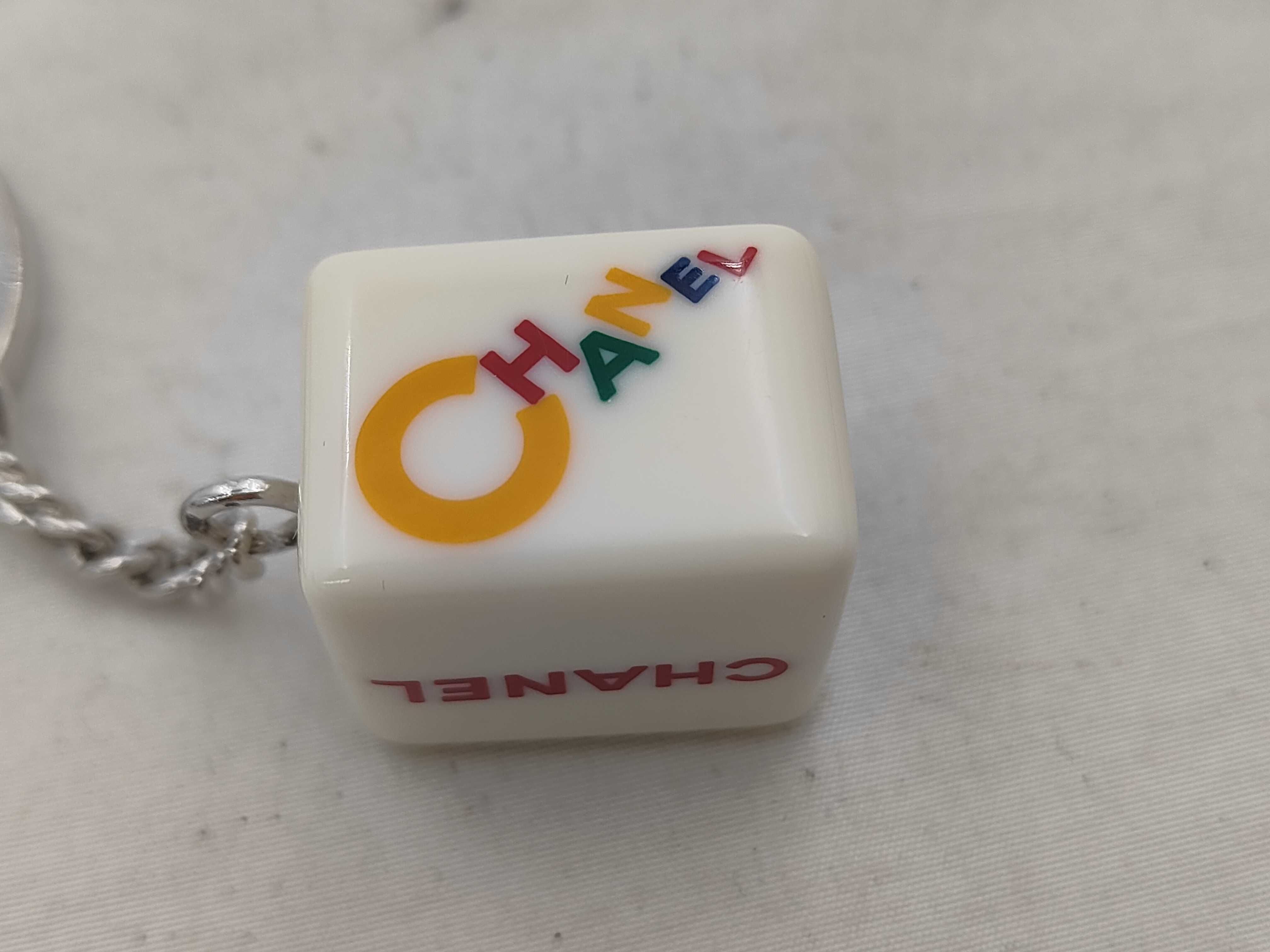 04/P / Keychain / Keyring / Plastic Key Case & Keychain — view 4