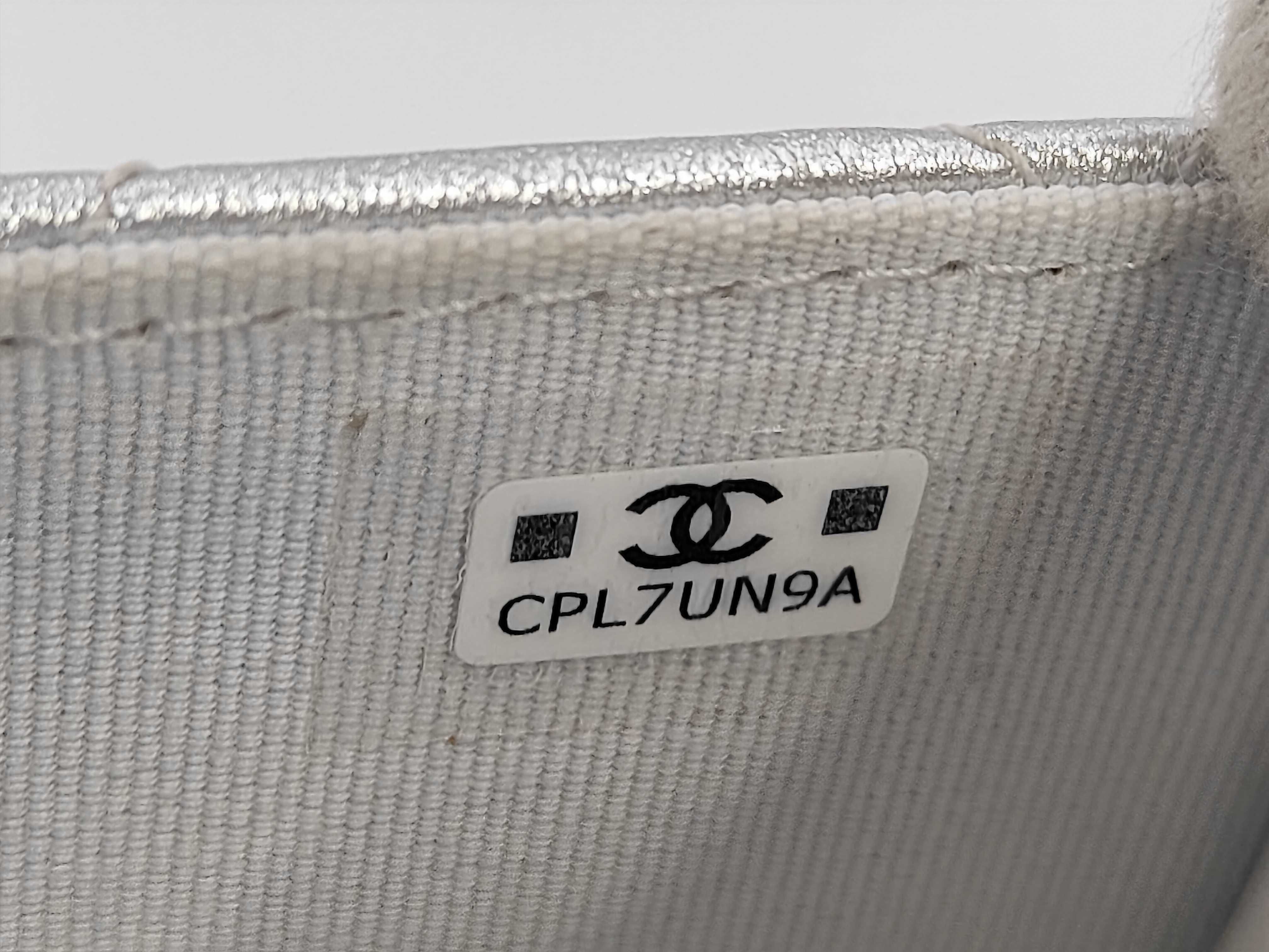 Chain Shoulder Bag — view 9