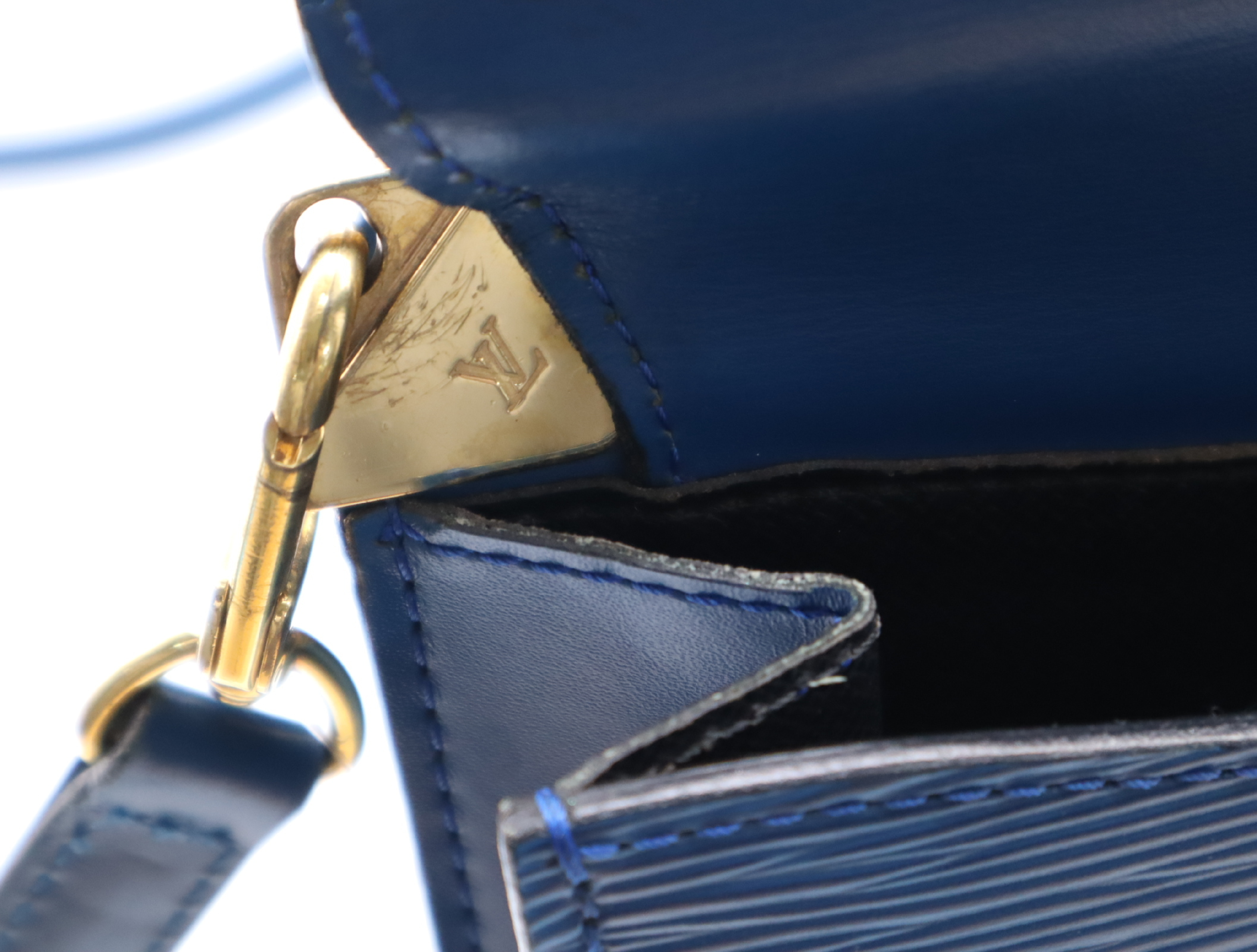 M52365 Epi Grenelle Toledo Blue Shoulder Bag with Shoulder Strap — view 15