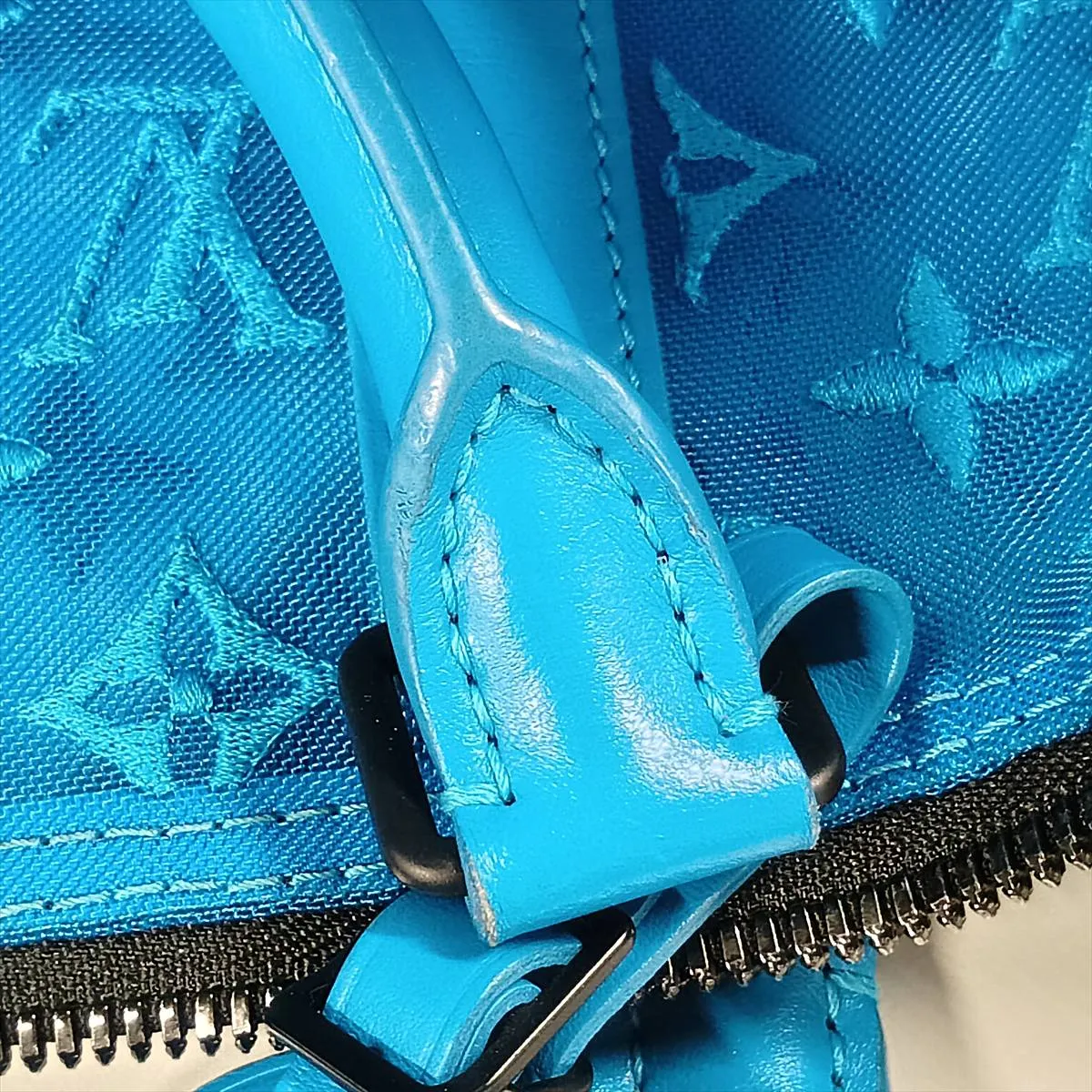Monogram Mesh Keyport Triangle 50 M45048 DR4119 Blue — view 13