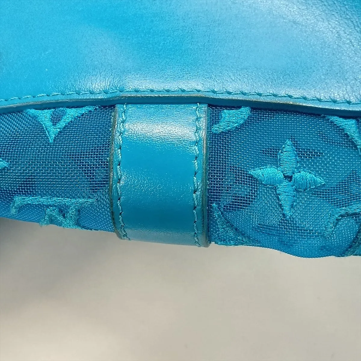 Monogram Mesh Keyport Triangle 50 M45048 DR4119 Blue — view 15