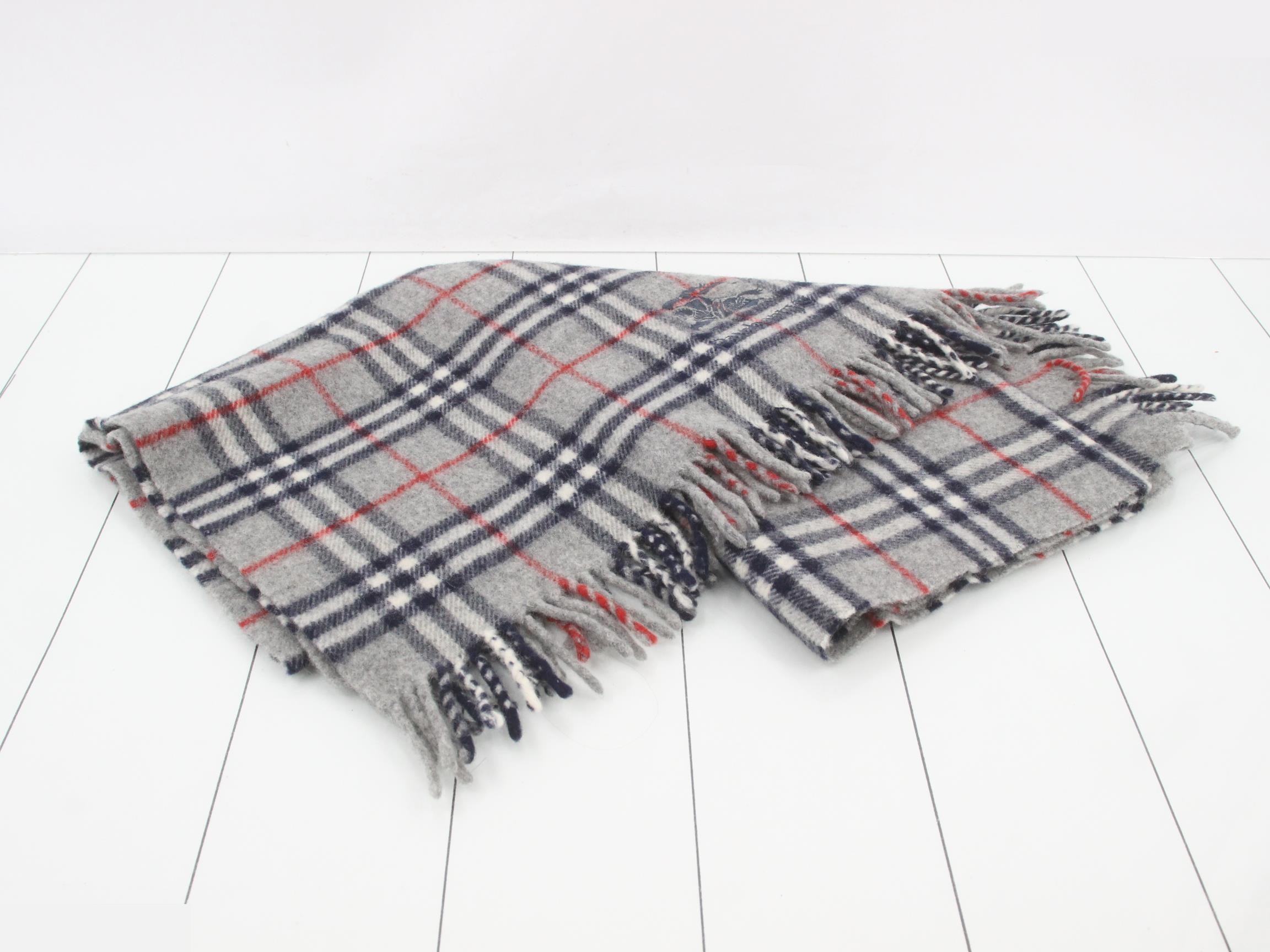 Nova Check lap blanket/shawl, gray — view 2