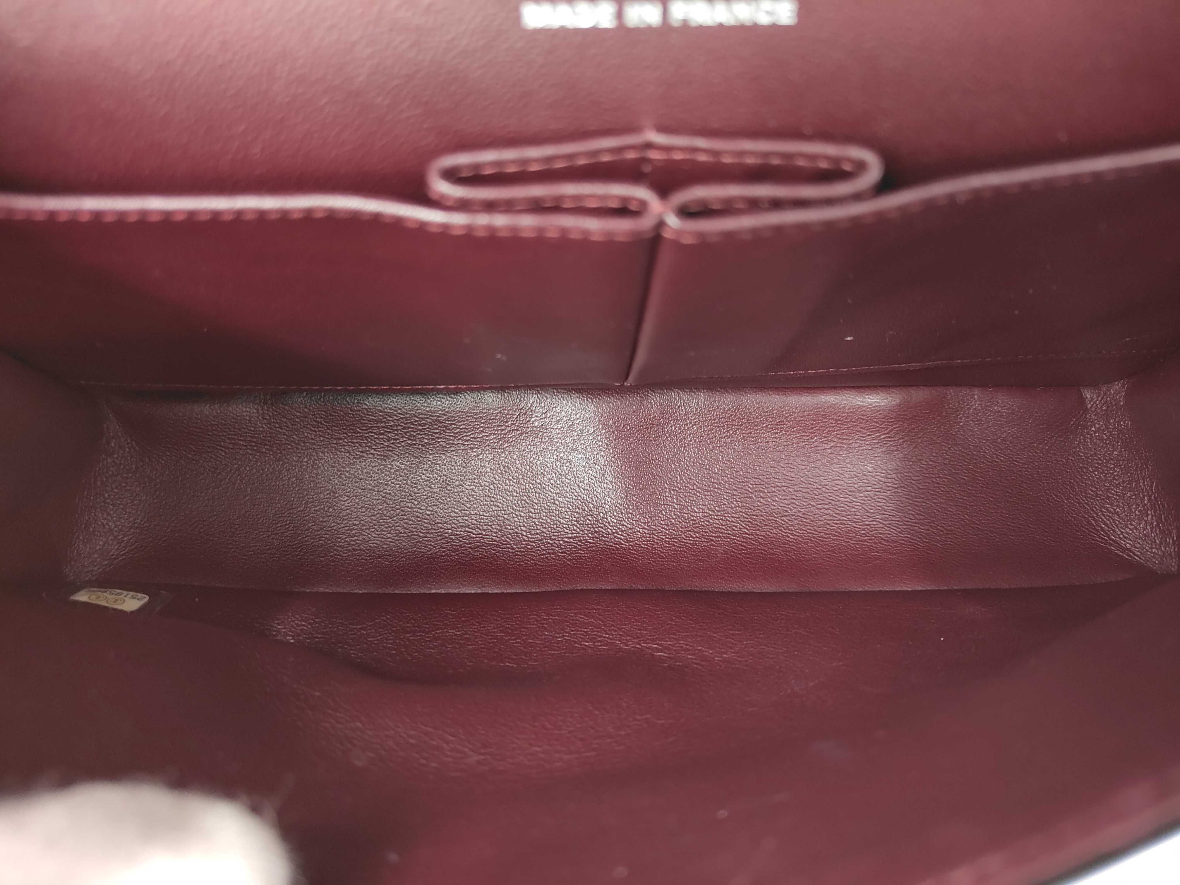 Matelassé Double Flap 25 Lambskin Black Silver Hardware Serial Number 25 Card Seal Shoulder Bag — view 10
